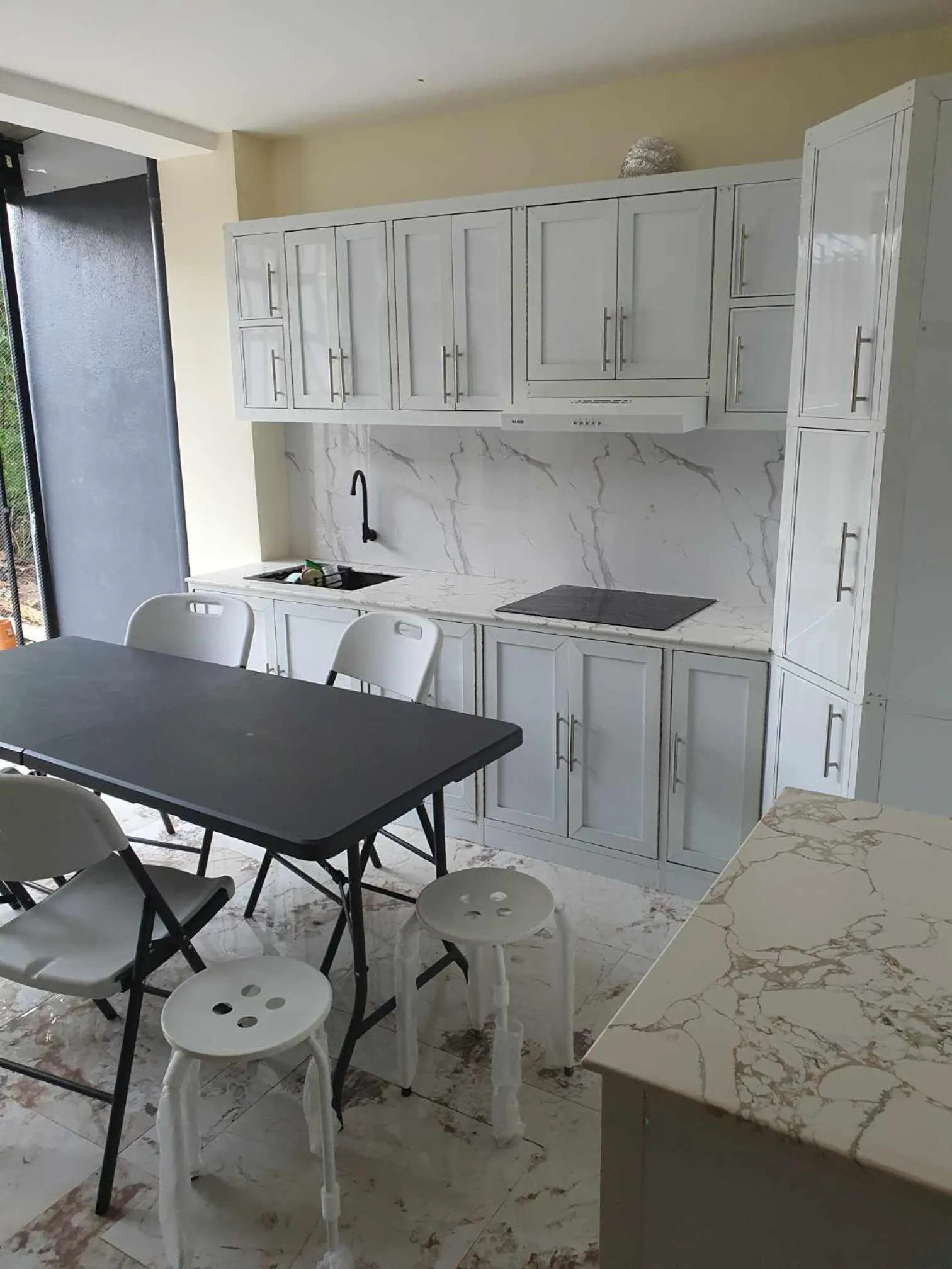Kitchen or kitchenette in JMC4 Tawala Panglao Bohol near Alona Beach