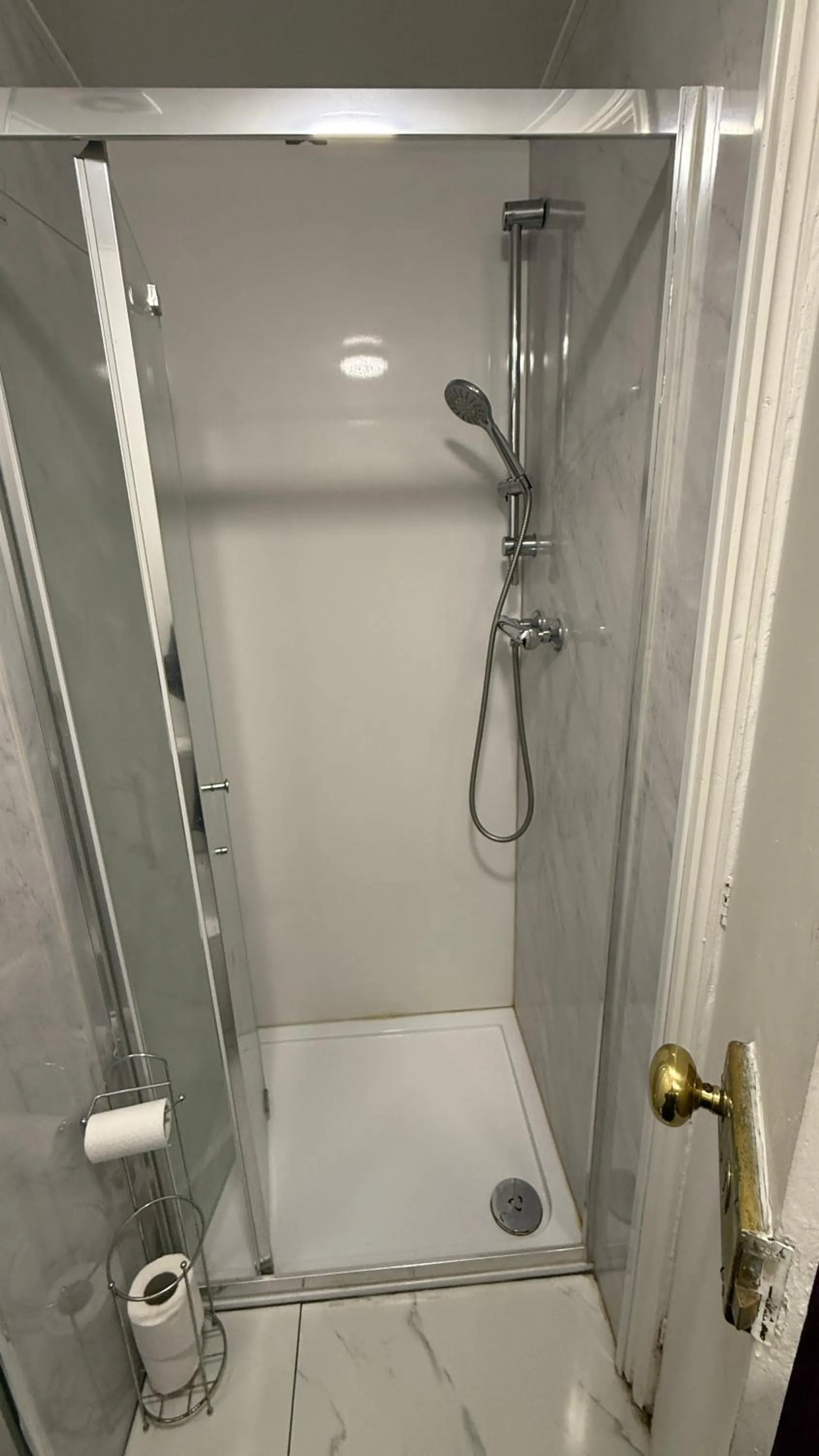 Bathroom in Oban Victoria Hotel