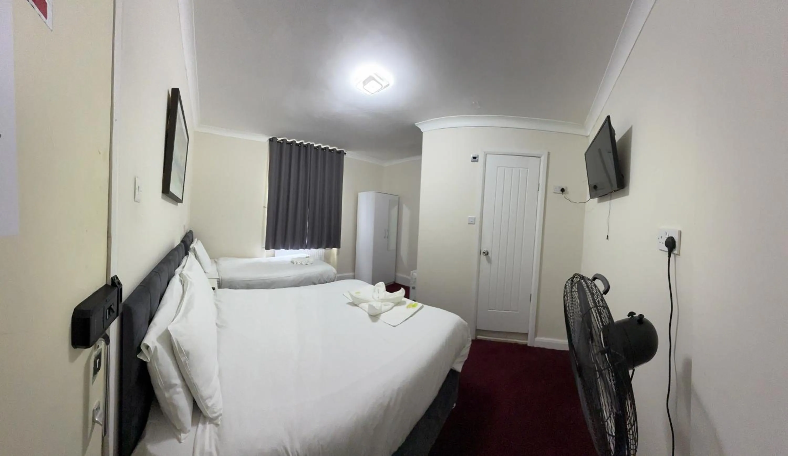 Bedroom, Bed in Oban Victoria Hotel