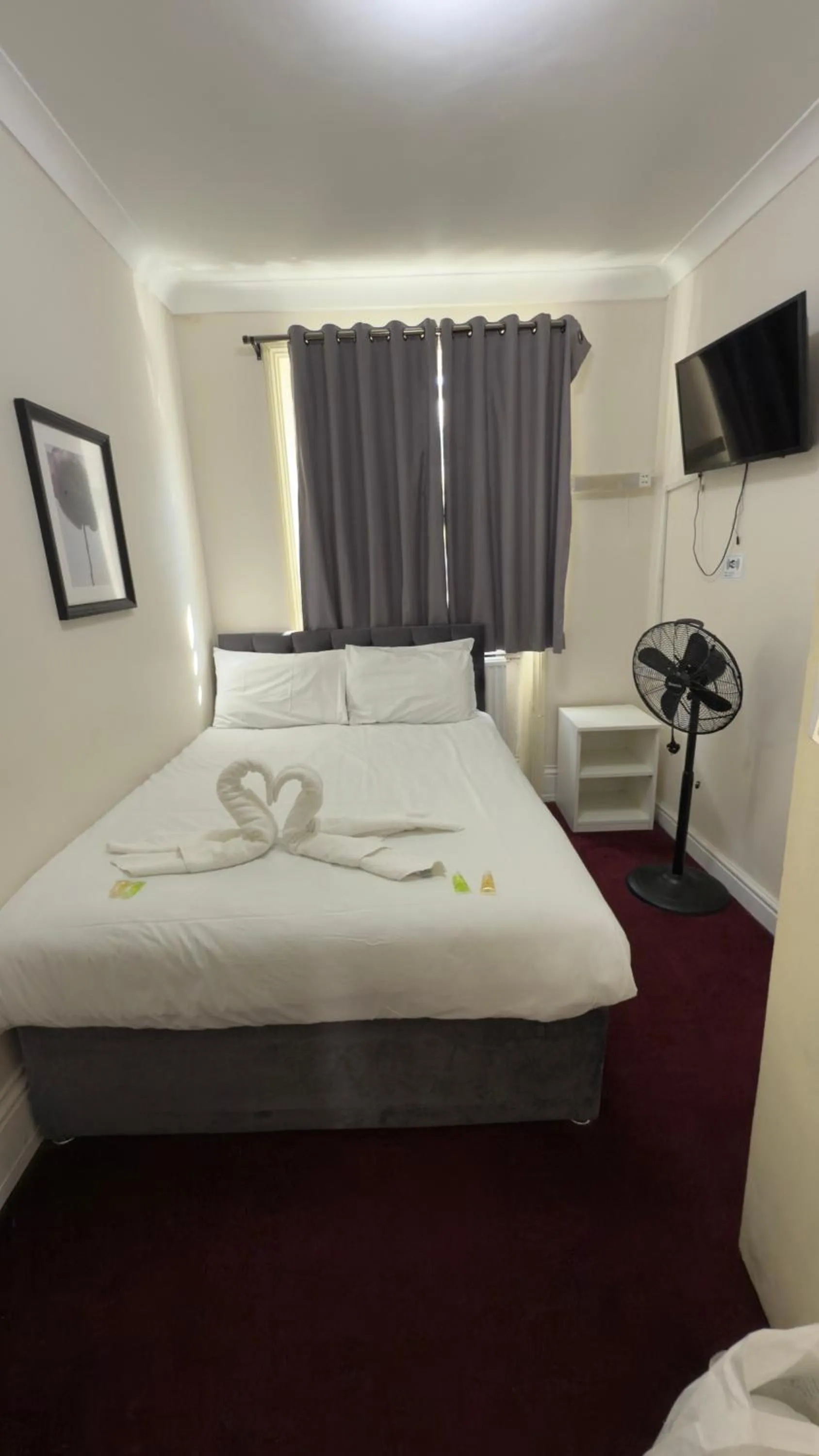 TV and multimedia, Bed in Oban Victoria Hotel