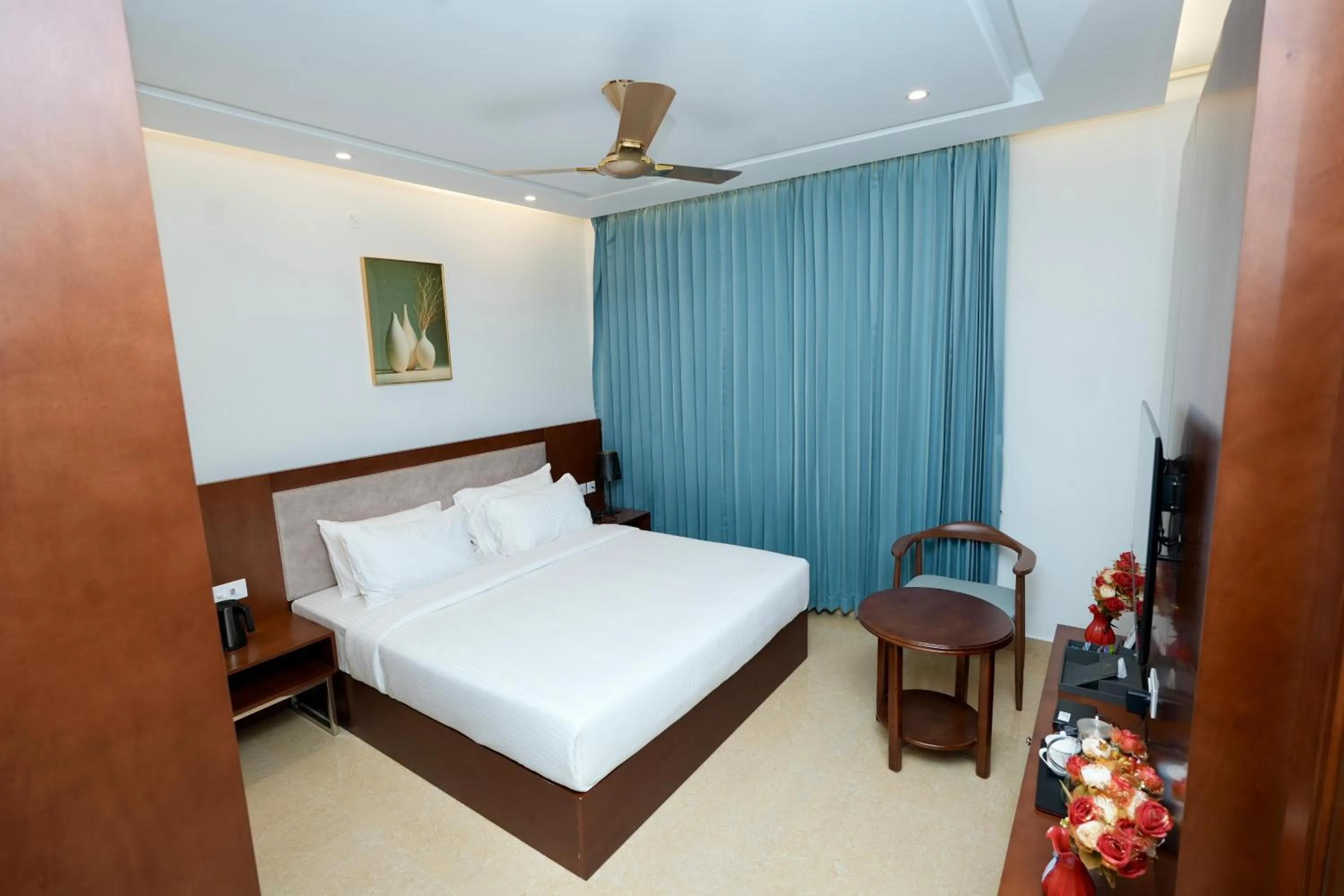 Bedroom, Bed in Le Royale Palace