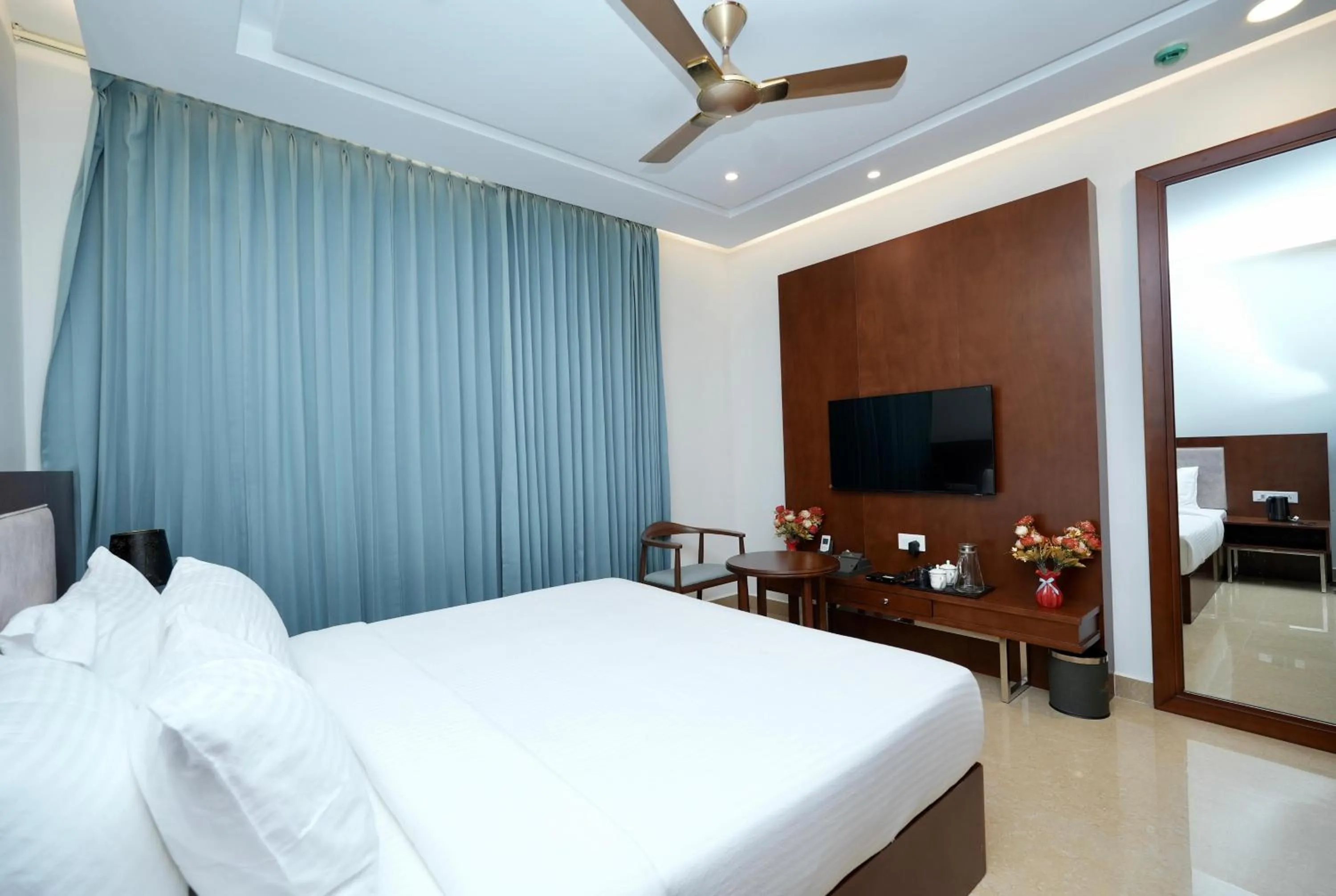 Bedroom, Bed in Le Royale Palace