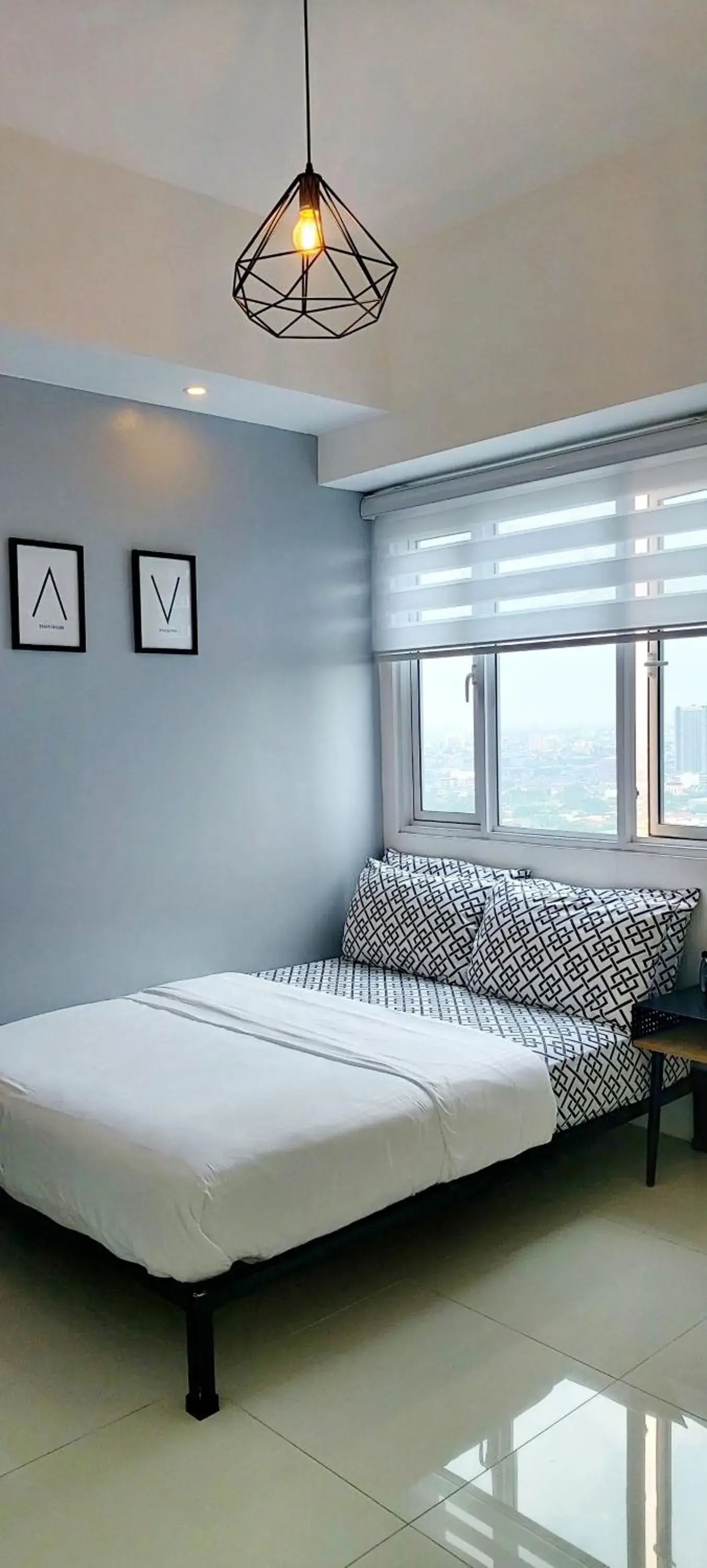 Bed in Condo Studio Luxe in Princeton Residences Bed in Condo Studio Luxe in Princeton Residences