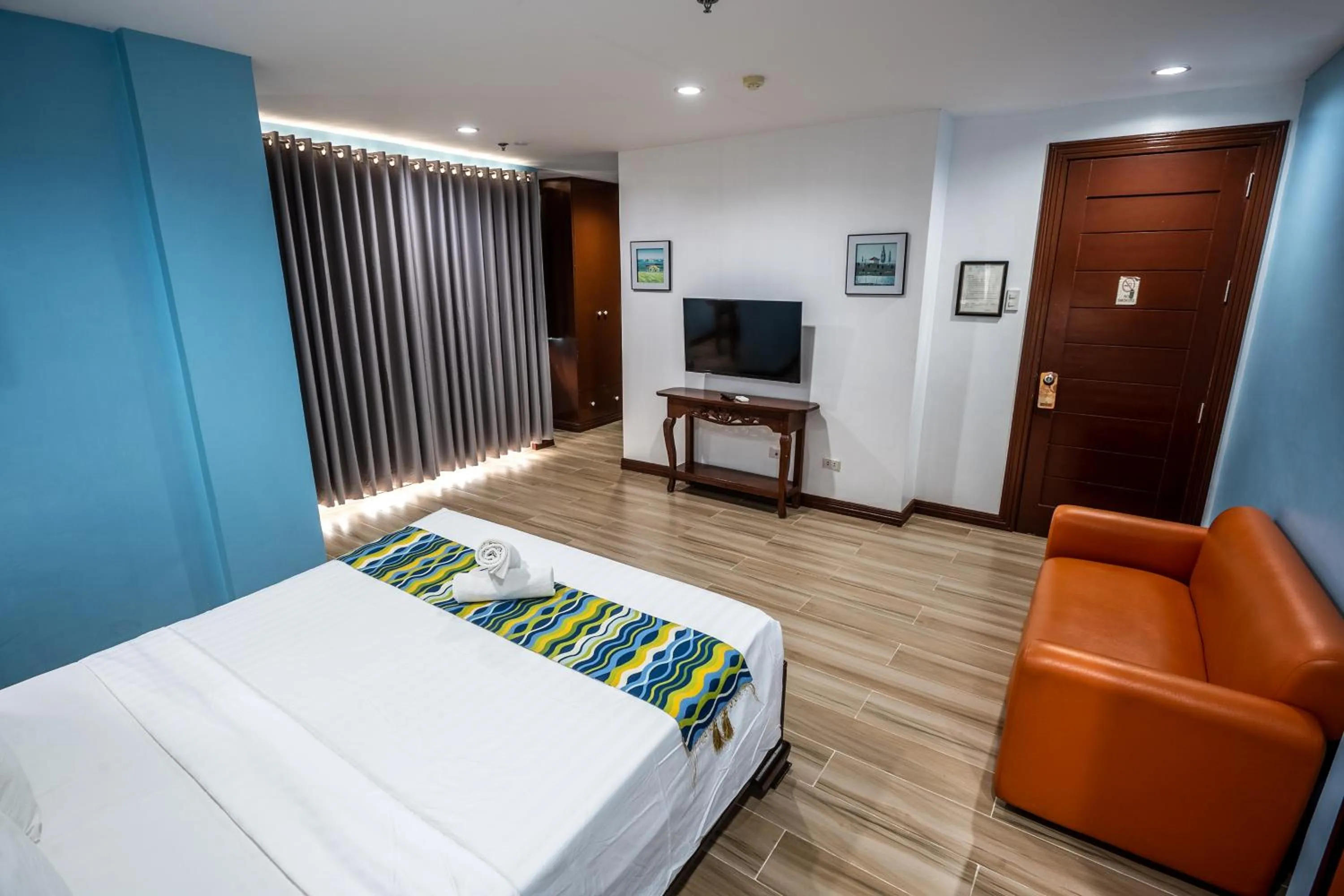 Bed in One Averee Bay Hotel