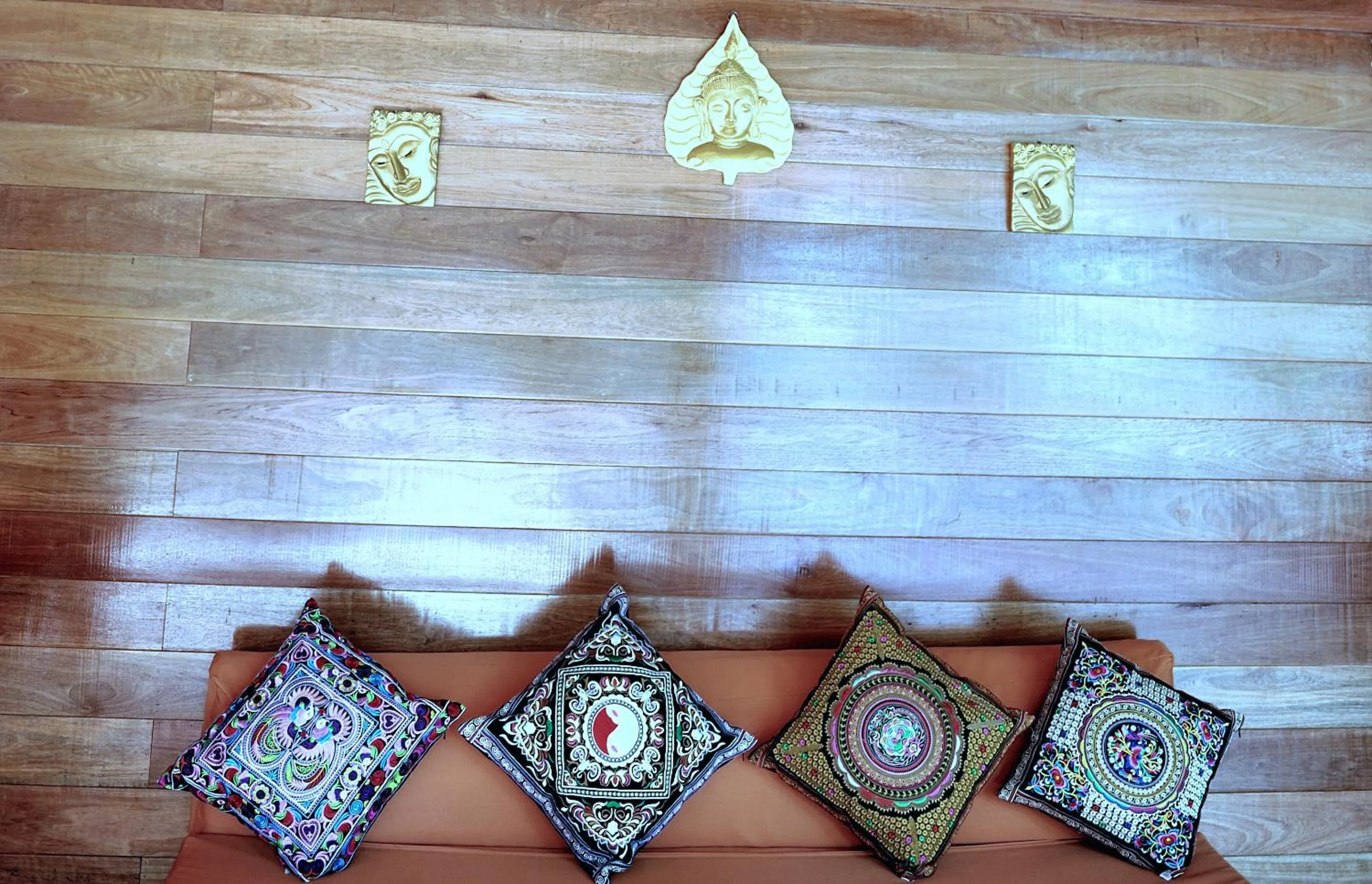 Restaurant/places to eat in Ten Moons Lipe Resort