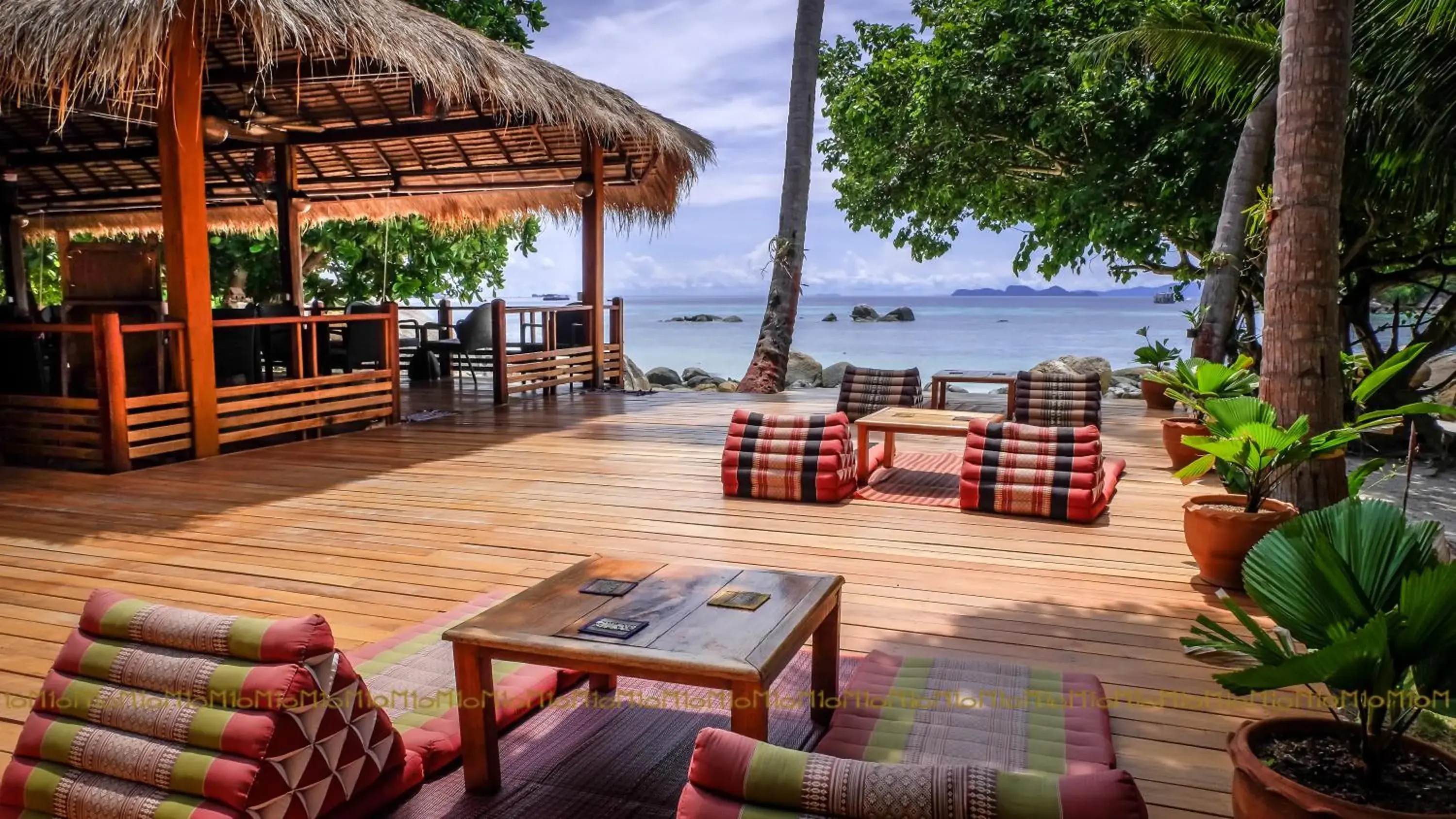 Lounge or bar in Ten Moons Lipe Resort Lounge or bar in Ten Moons Lipe Resort