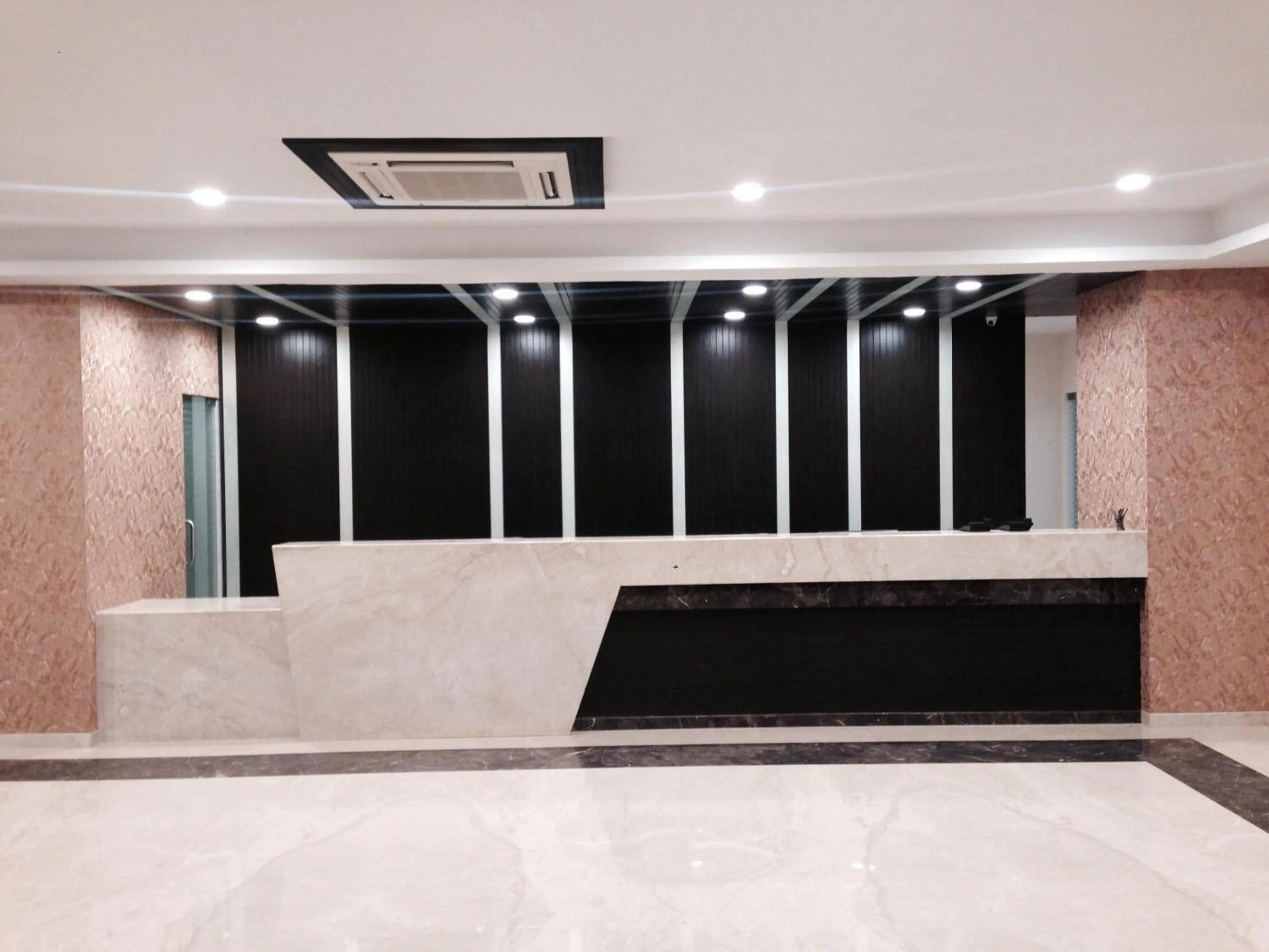 Lobby or reception in Hotel Lake View