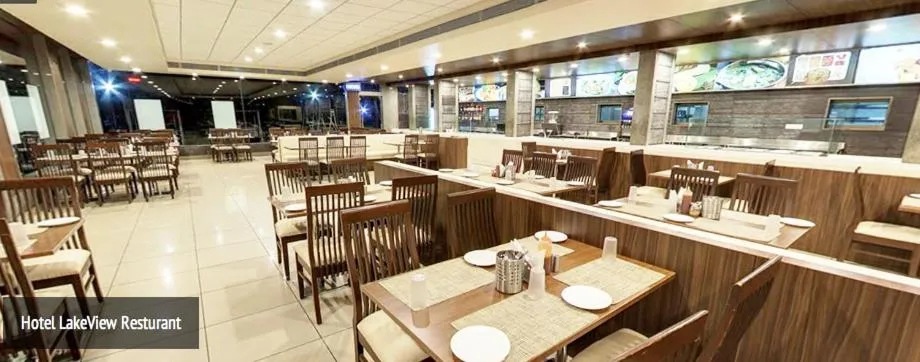 Restaurant/places to eat in Hotel Lake View