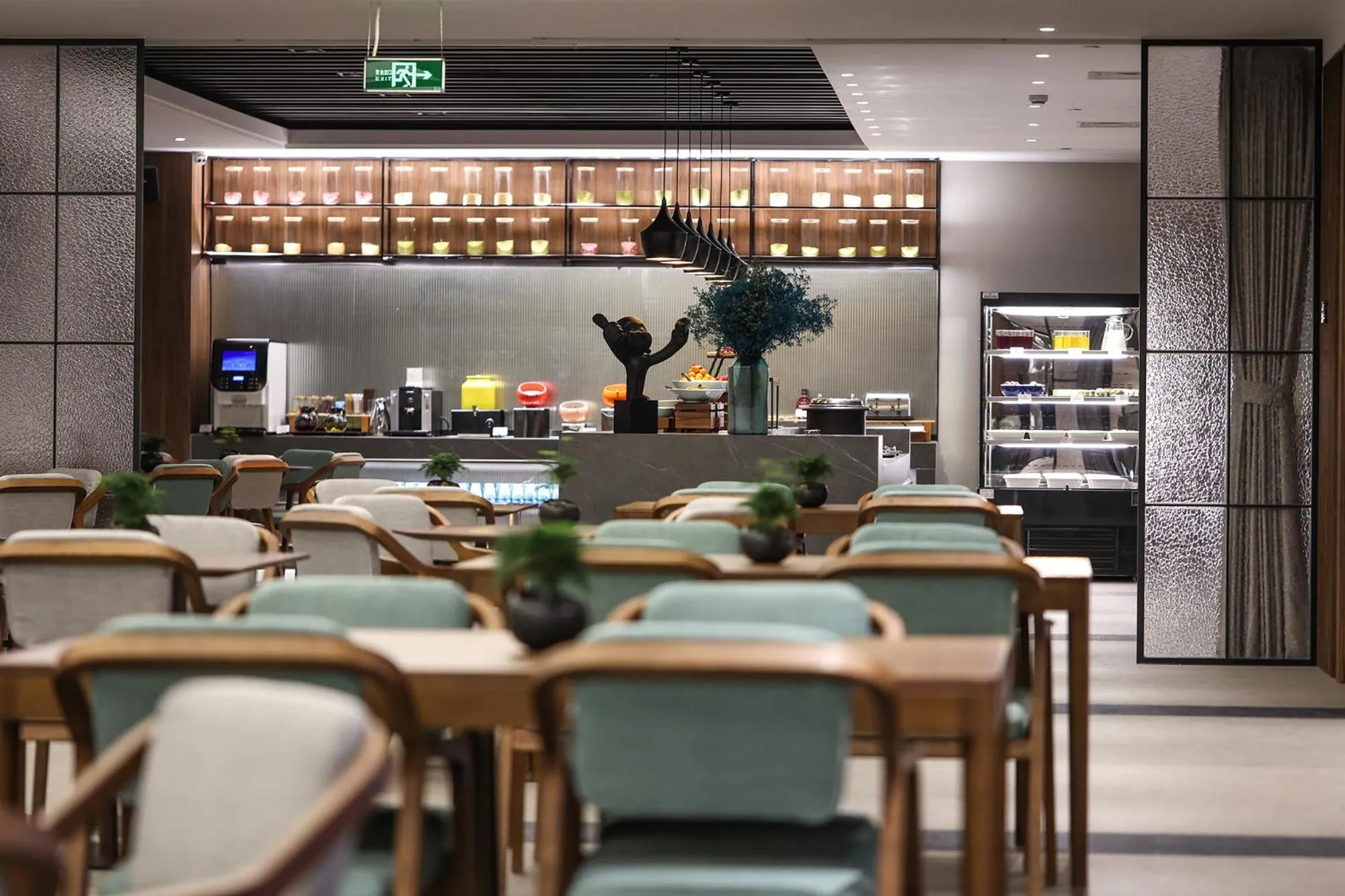 Restaurant/places to eat in SSAW Boutique Hotel Hangzhou East - Free Self Service Laundry