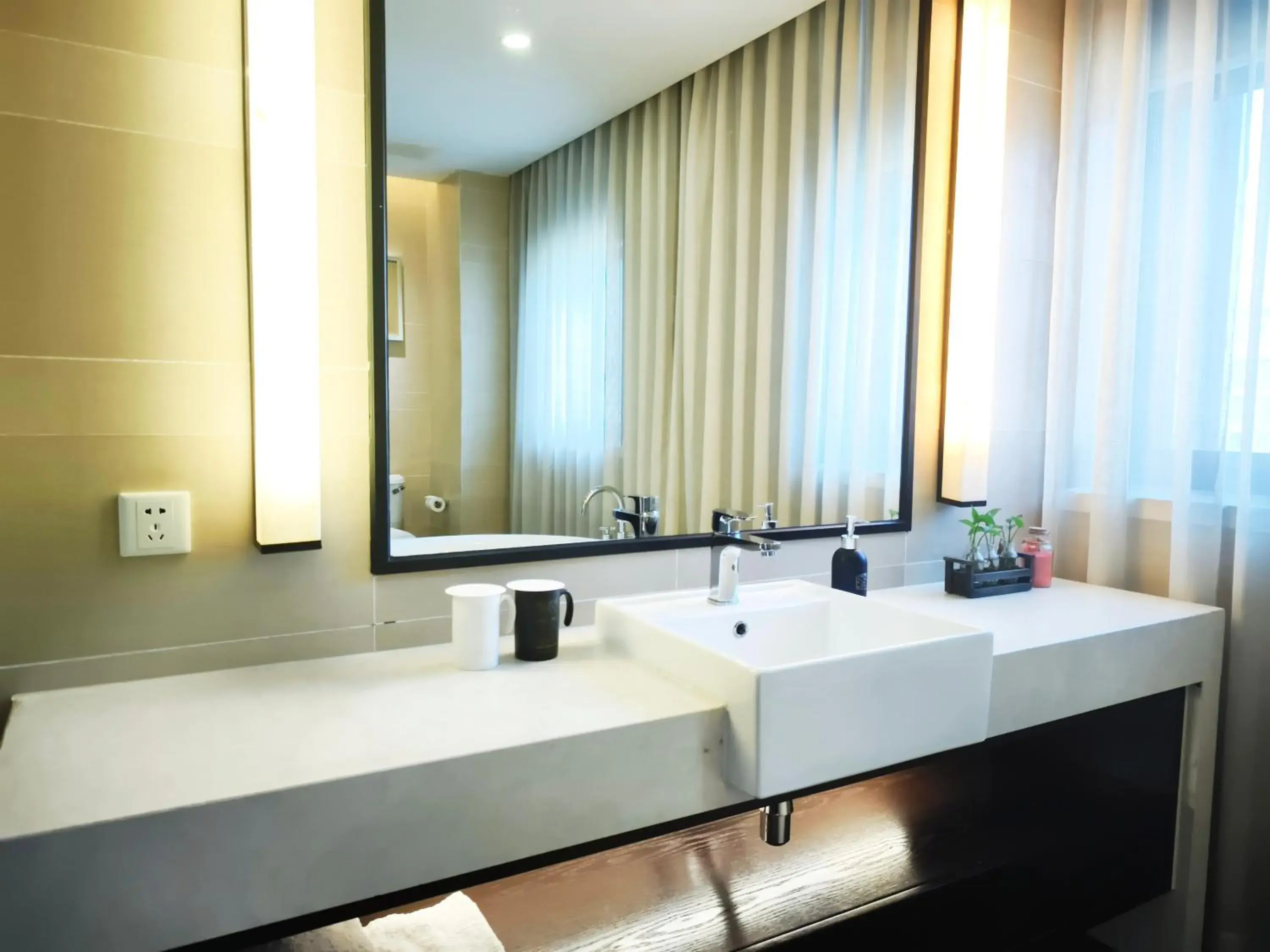 Executive King Room in SSAW Boutique Hotel Hangzhou East - Free Self Service Laundry Executive King Room in SSAW Boutique Hotel Hangzhou East - Free Self Service Laundry