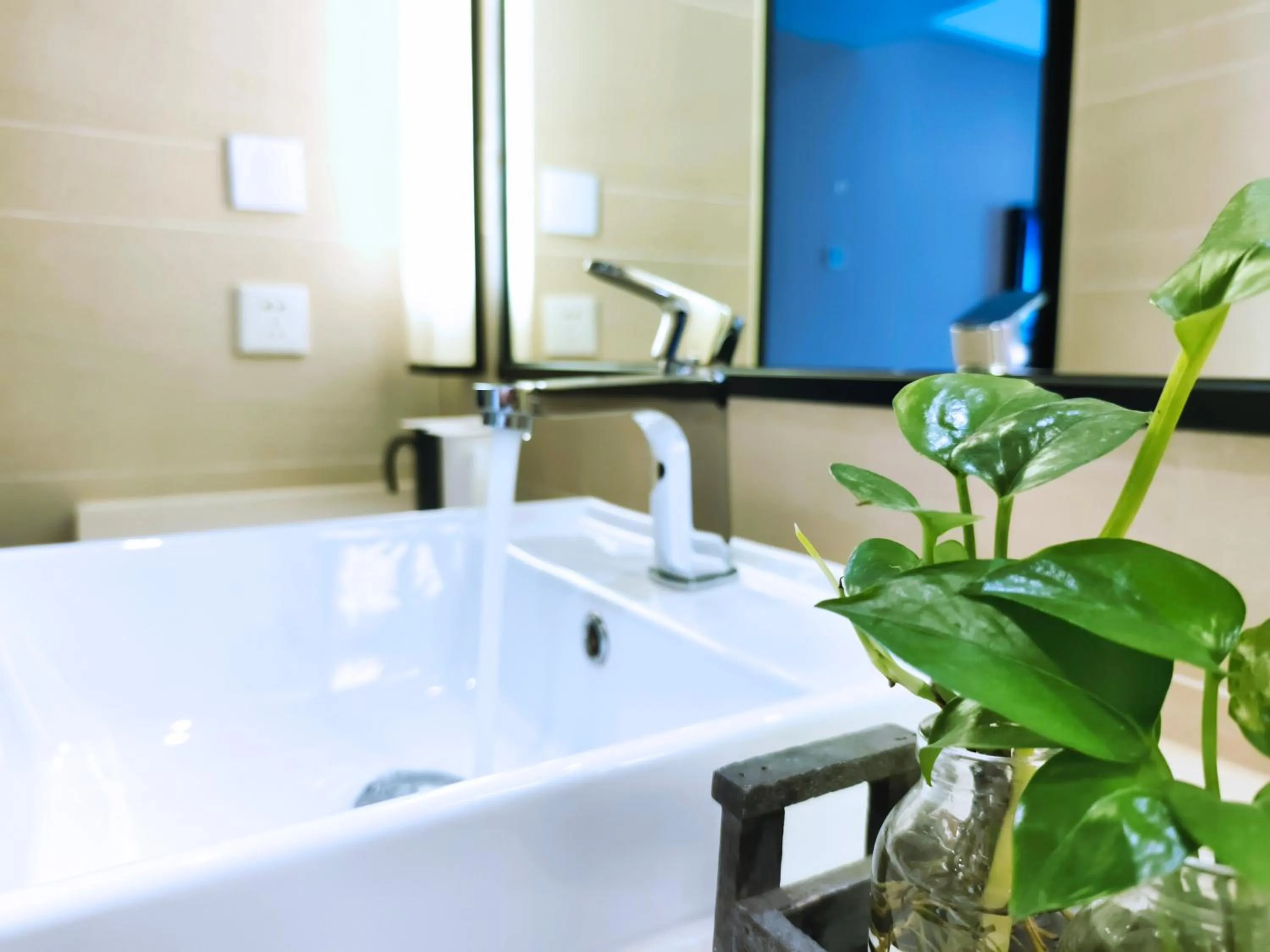 Bathroom in SSAW Boutique Hotel Hangzhou East - Free Self Service Laundry