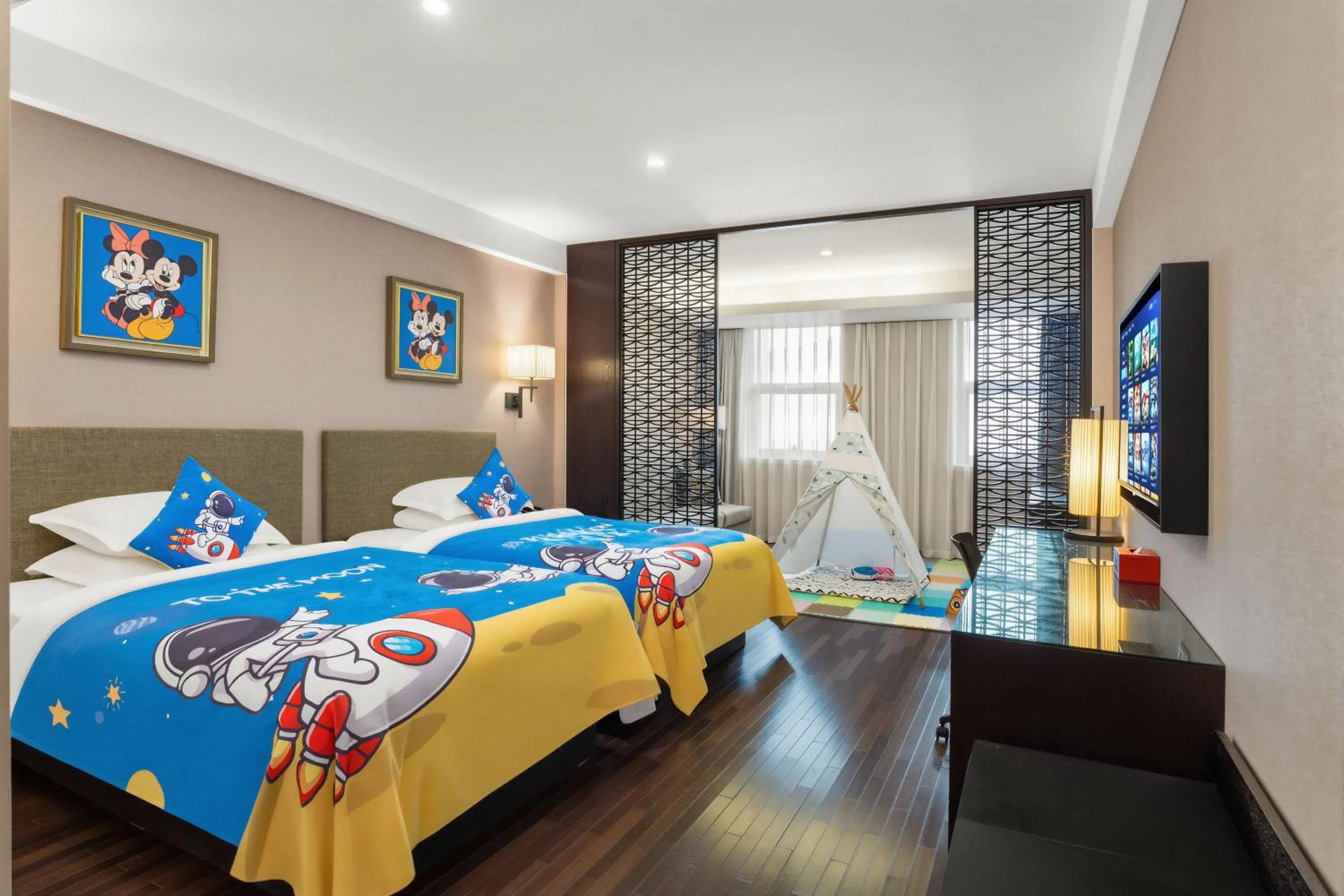 TV and multimedia, Bed in SSAW Boutique Hotel Hangzhou East - Free Self Service Laundry