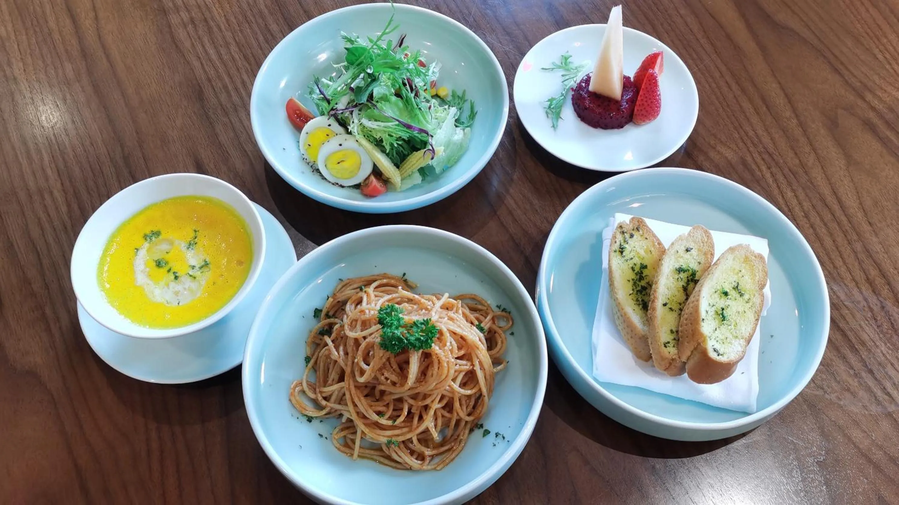 Food and drinks in SSAW Boutique Hotel Hangzhou East - Free Self Service Laundry