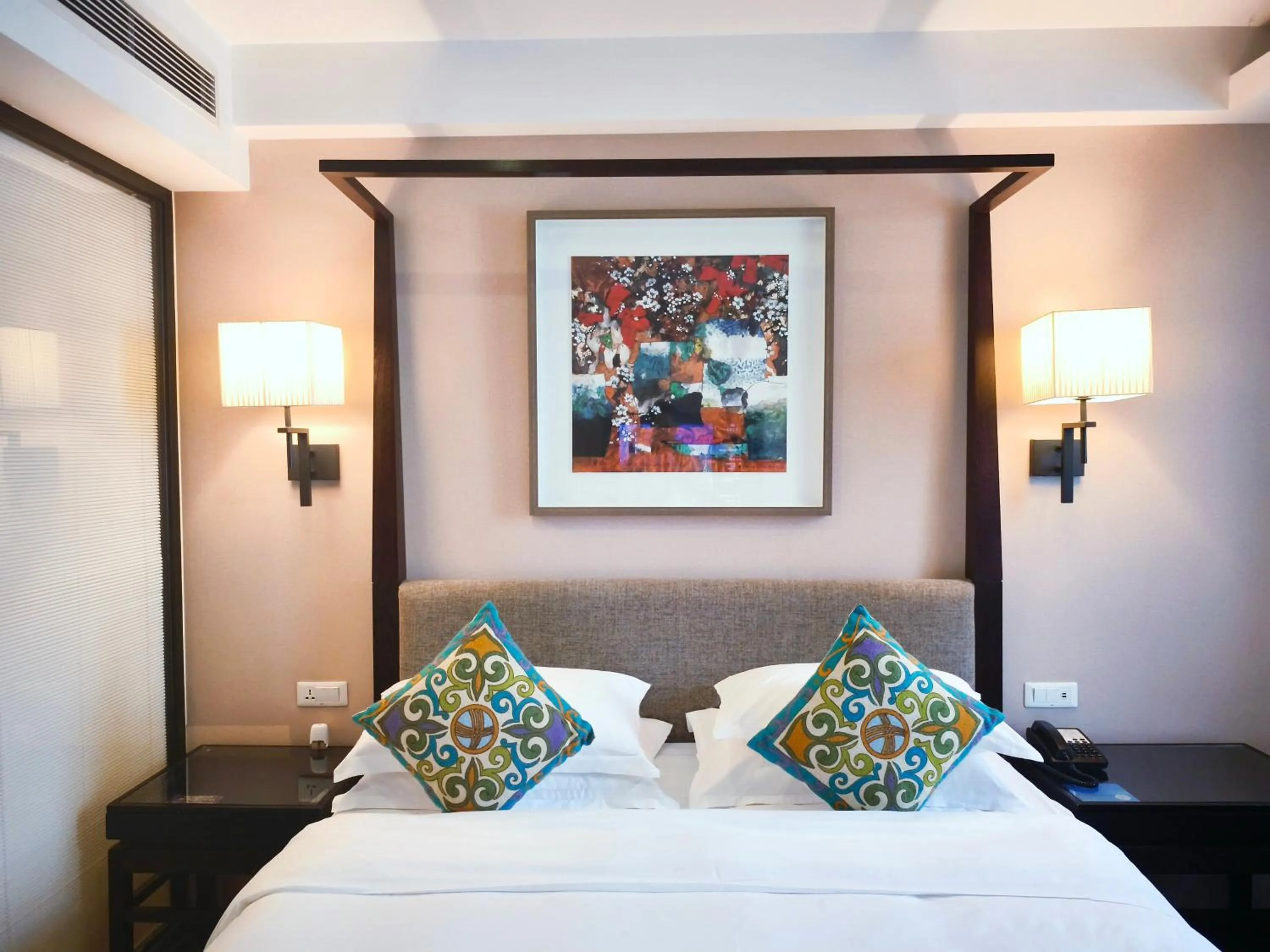 Decorative detail, Bed in SSAW Boutique Hotel Hangzhou East - Free Self Service Laundry