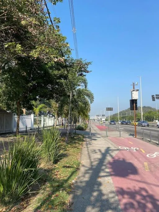 Barra Home Stay - Apto completo com estacionamento