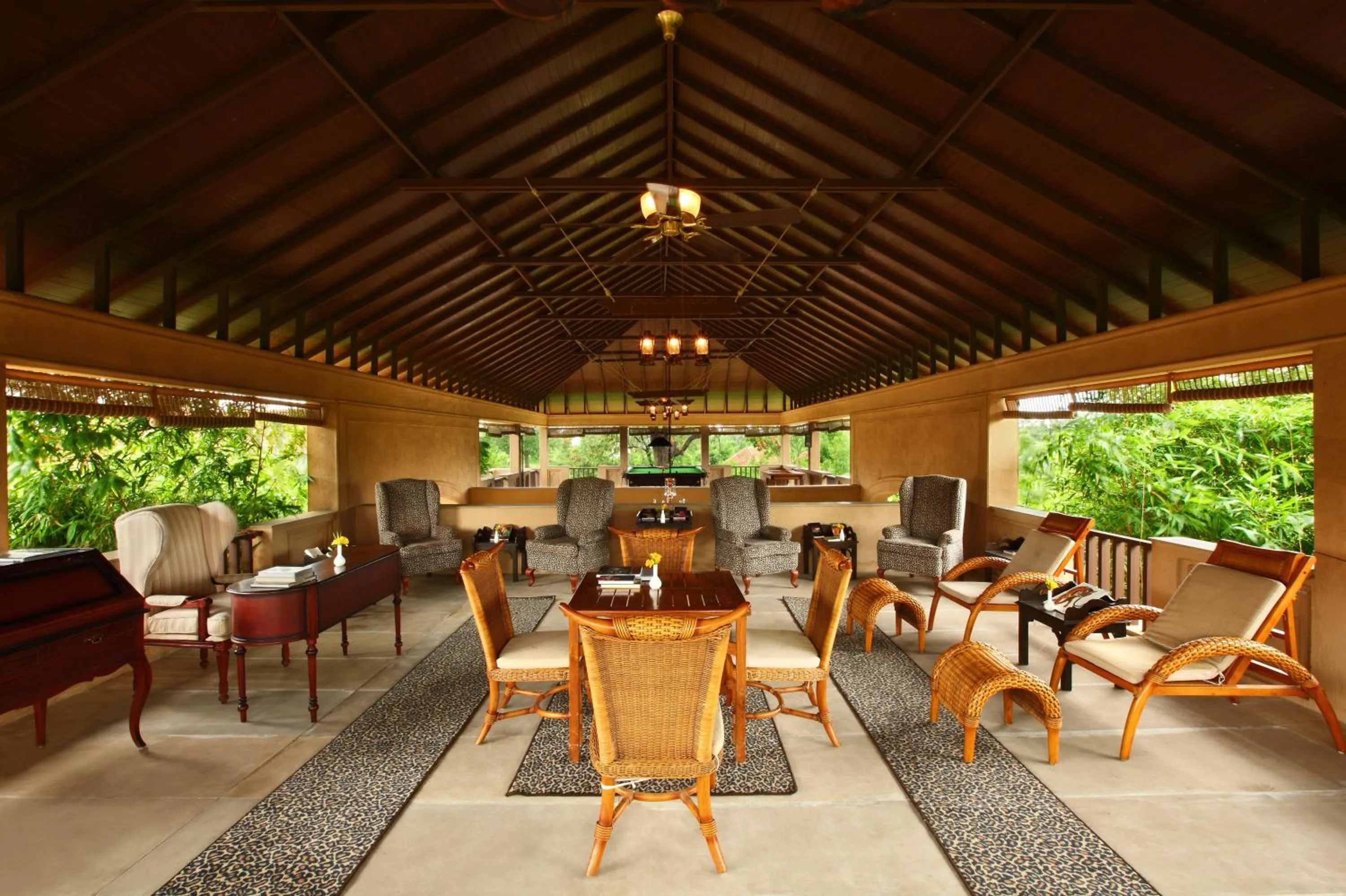 Restaurant/places to eat in Tuli Tiger Corridor