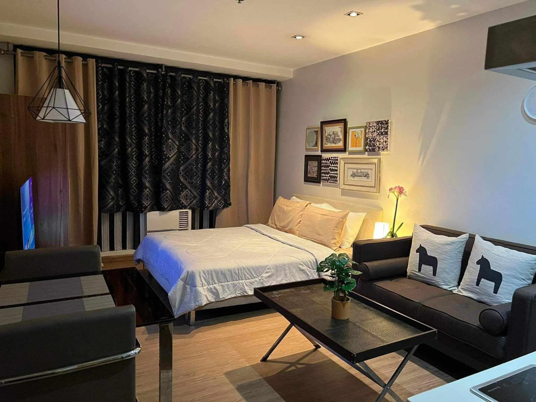 Bed in Gramercy Residences