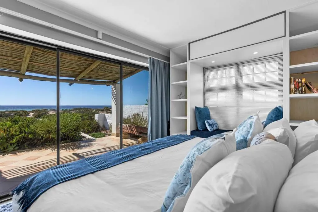 Bed in Escape Beach Cottage in Dwarskersbos