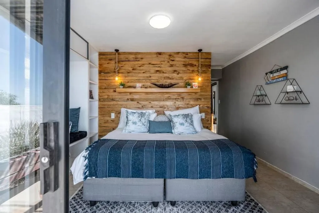 Bed in Escape Beach Cottage in Dwarskersbos