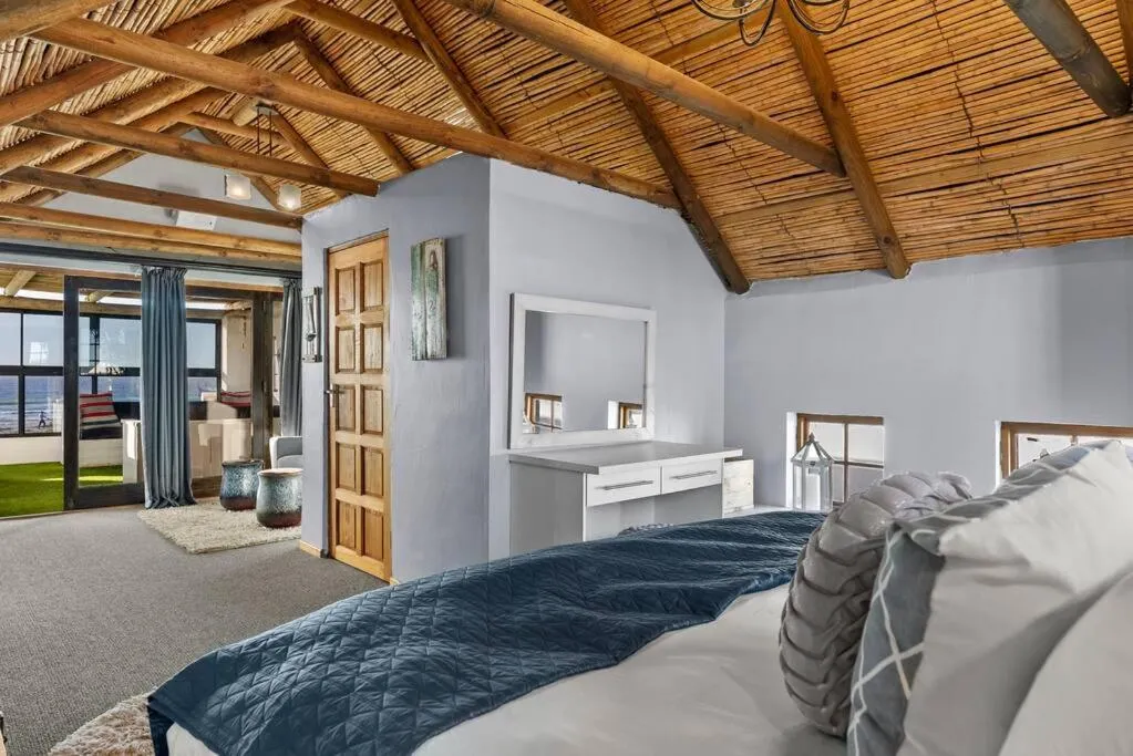 Bed in Escape Beach Cottage in Dwarskersbos