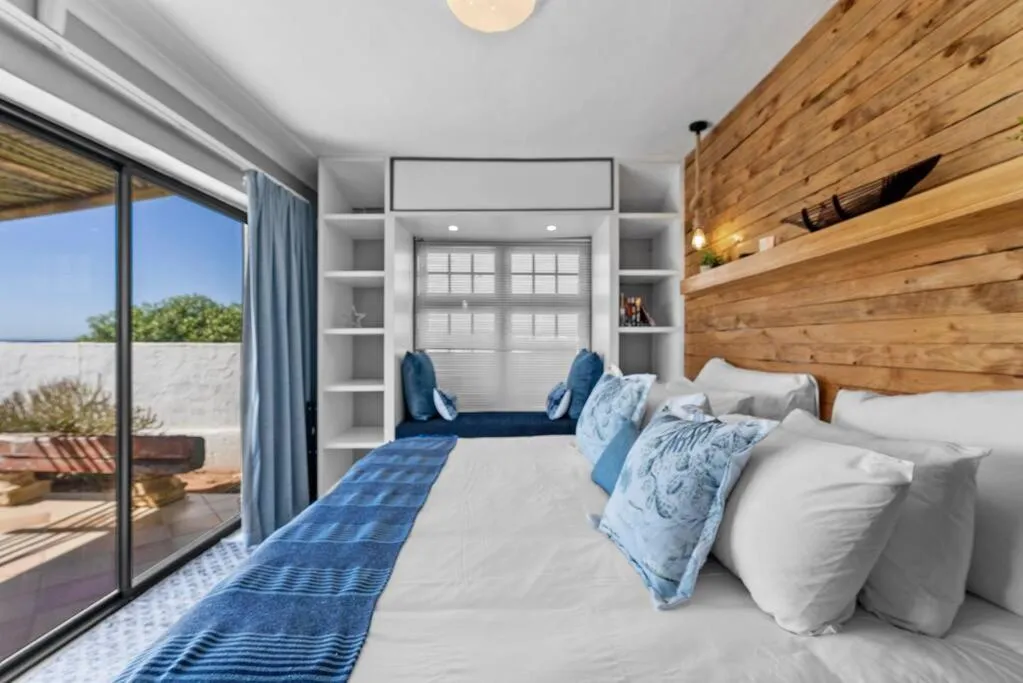 Bed in Escape Beach Cottage in Dwarskersbos