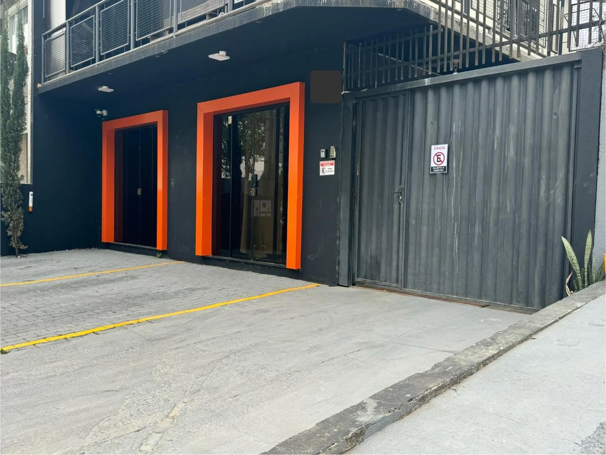 Studio com quarto e banheiro em frente ao Parque do Lago Acomoda até 2 pessoas 1 cama