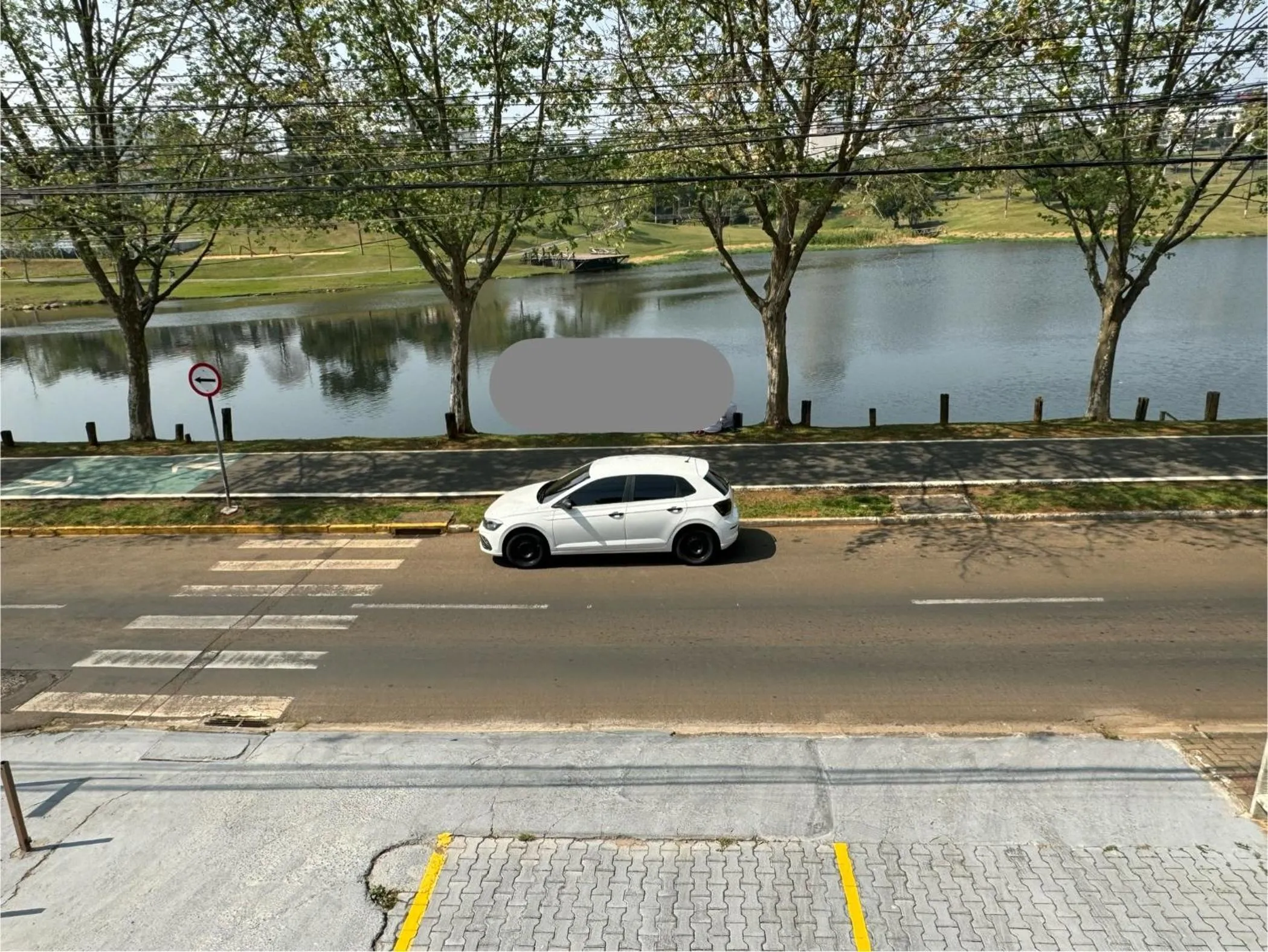Studio com quarto e banheiro em frente ao Parque do Lago Acomoda até 2 pessoas 1 cama