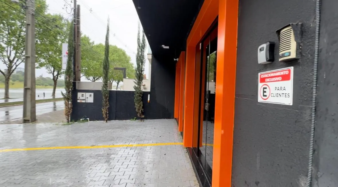Studio com quarto e banheiro em frente ao Parque do Lago Acomoda até 2 pessoas 1 cama