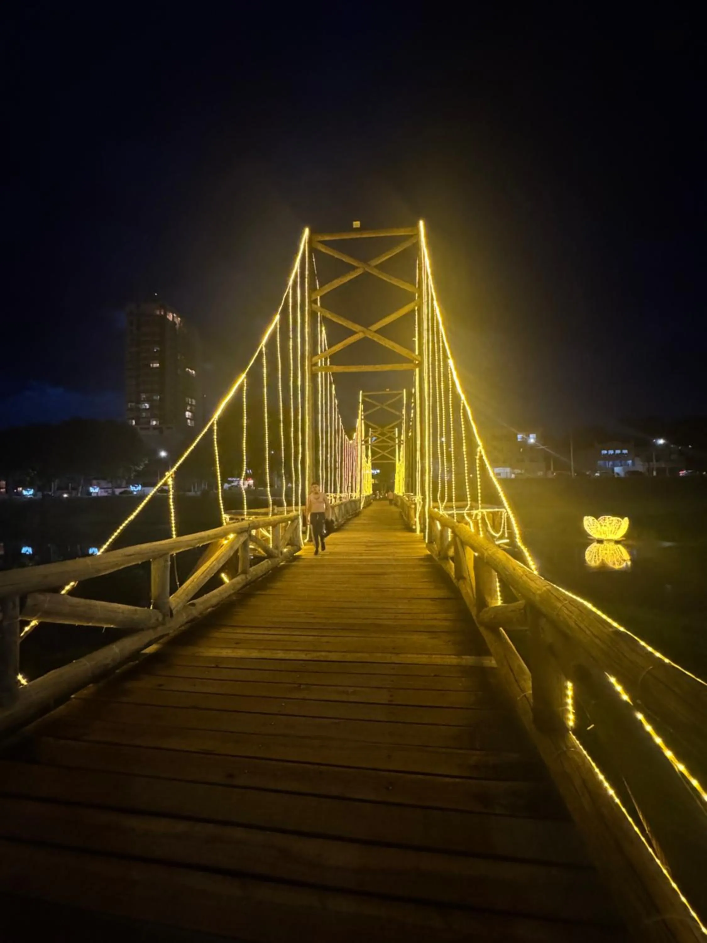 Studio com quarto e banheiro em frente ao Parque do Lago Acomoda até 2 pessoas 1 cama