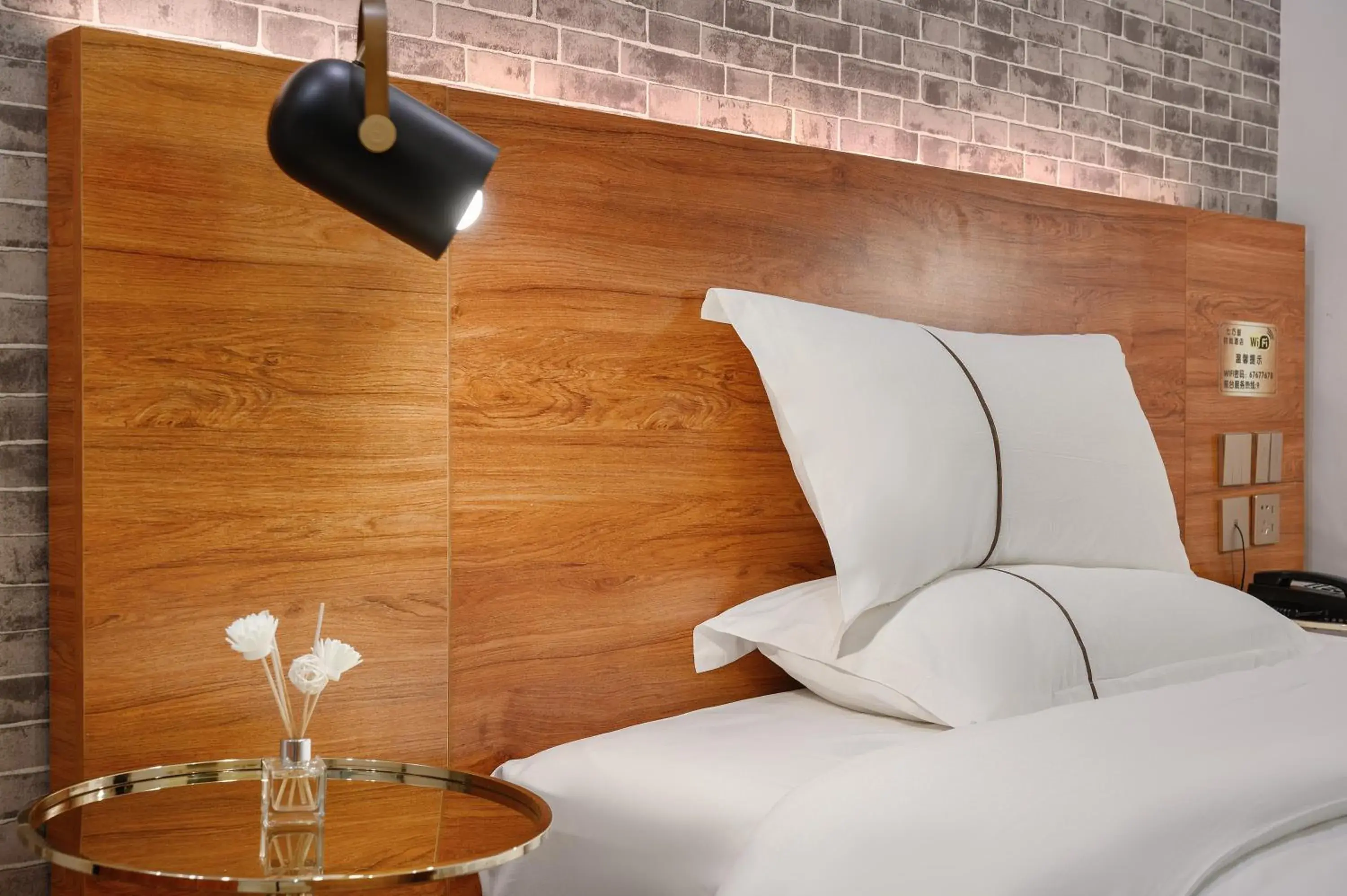 Bed in QiQiaoWu Fashion Hotel - Beijing Songjiazhuang Subway Station Bed in QiQiaoWu Fashion Hotel - Beijing Songjiazhuang Subway Station