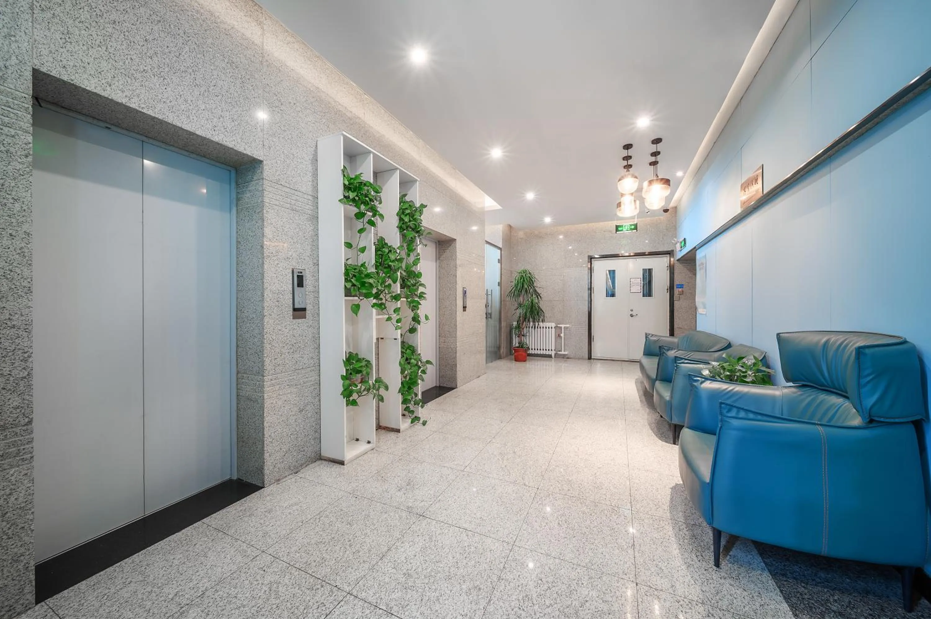 Property building in QiQiaoWu Fashion Hotel - Beijing Songjiazhuang Subway Station