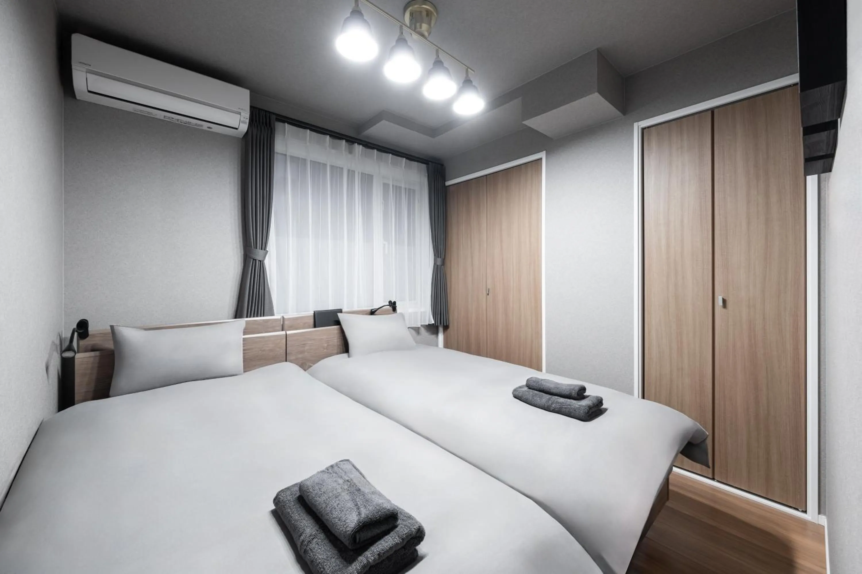 Bed in The Obsidian