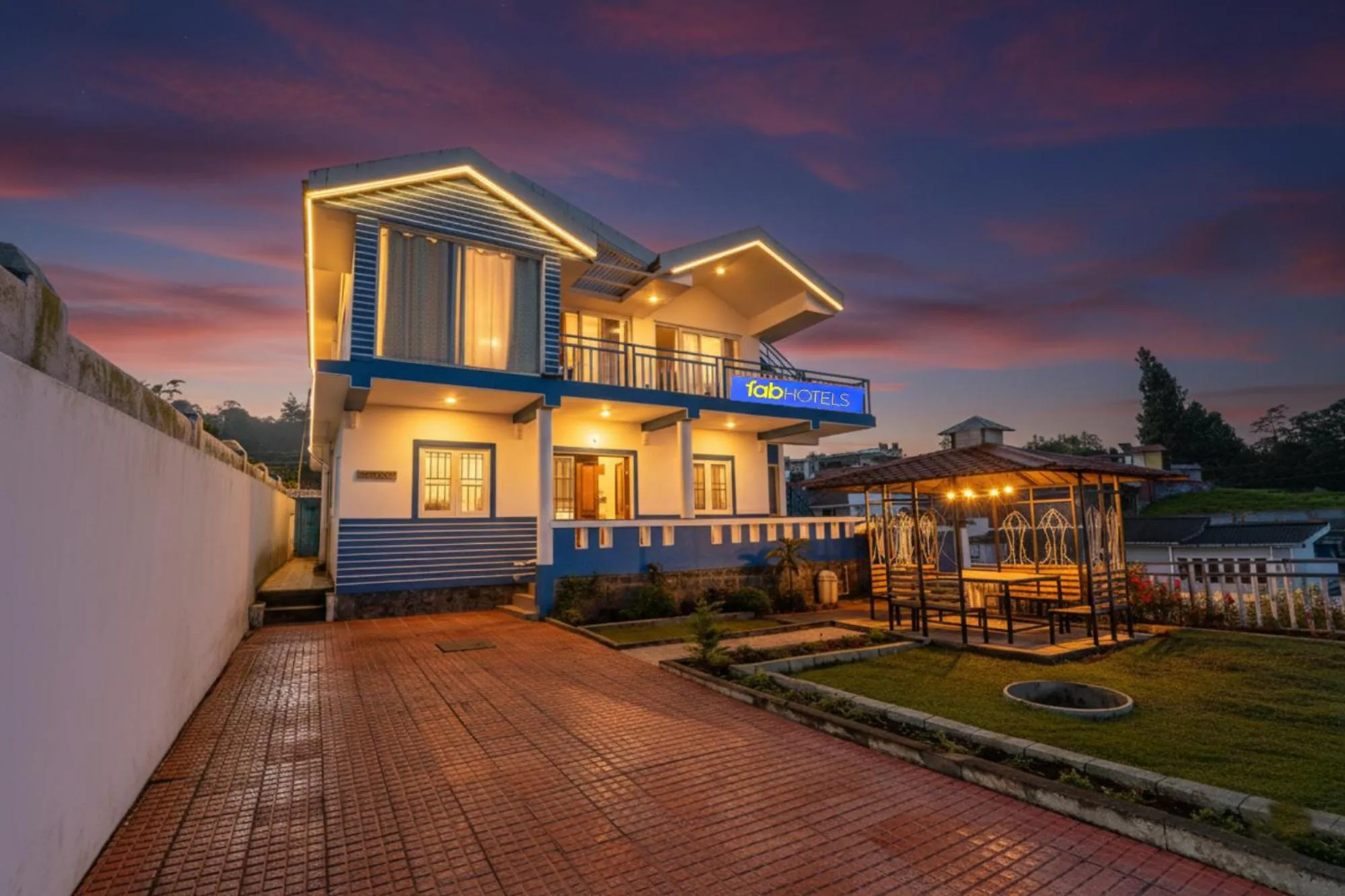 Property building in Via Bala Garden