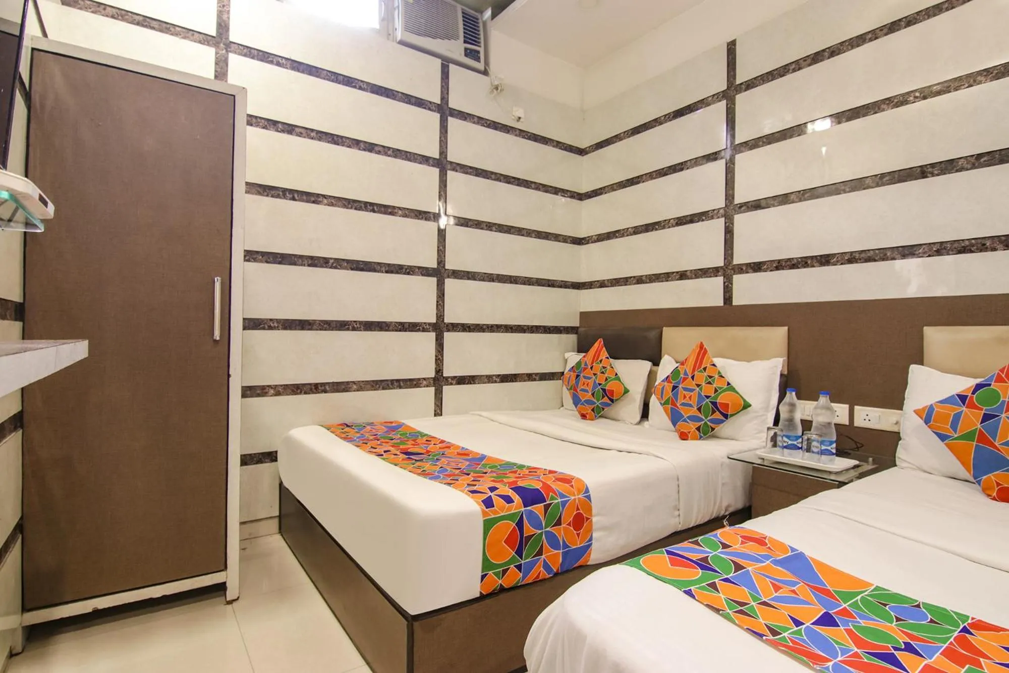 Bedroom, Bed in Hotel Rosewood Inn