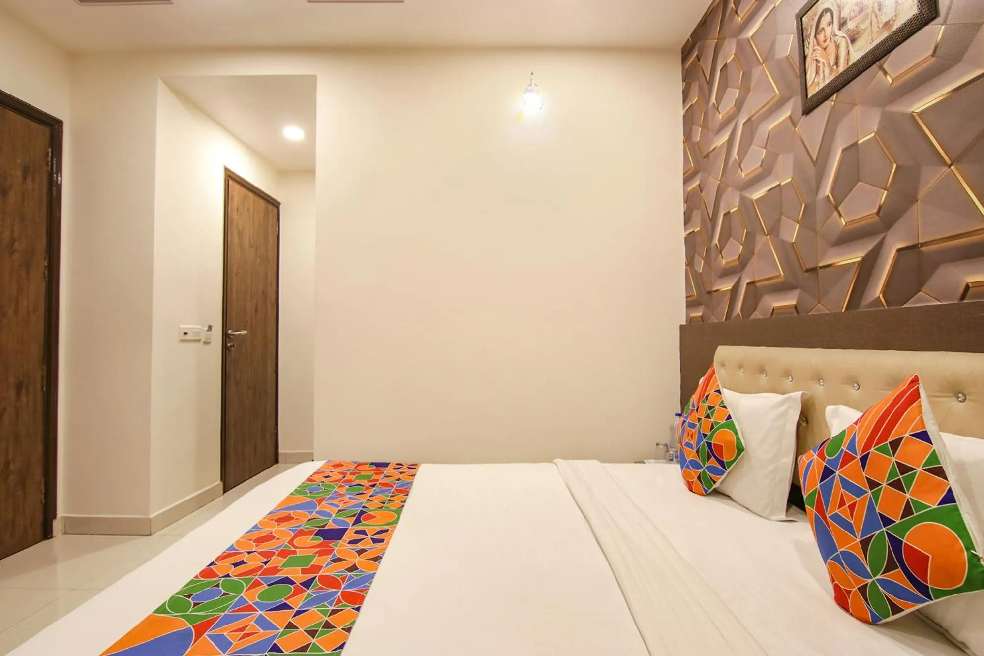 Bedroom, Bed in Hotel Rosewood Inn