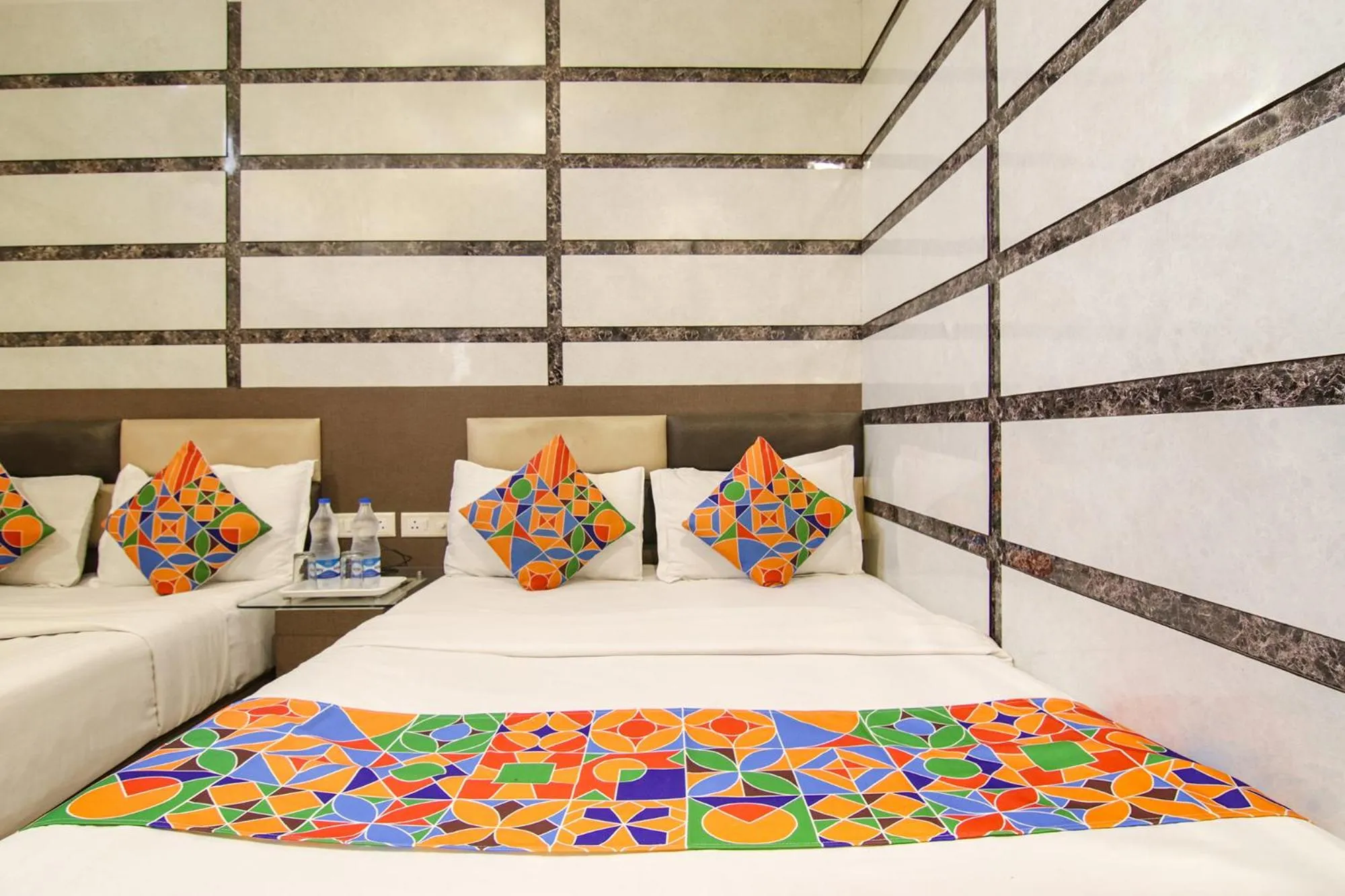 Bedroom, Bed in Hotel Rosewood Inn