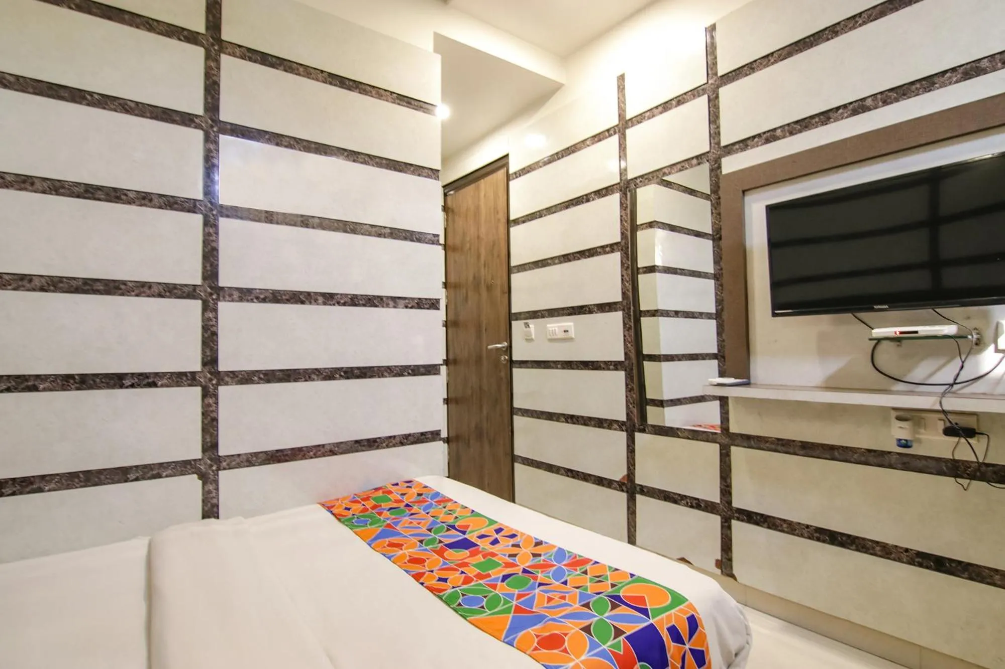 Bedroom, Bed in Hotel Rosewood Inn