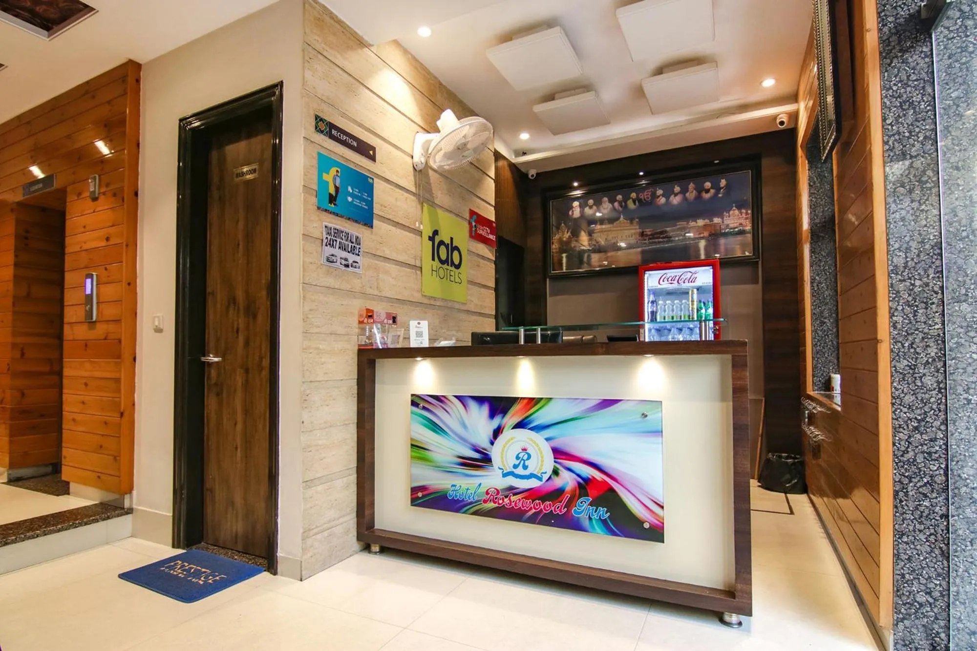 Facade/entrance in Hotel Rosewood Inn