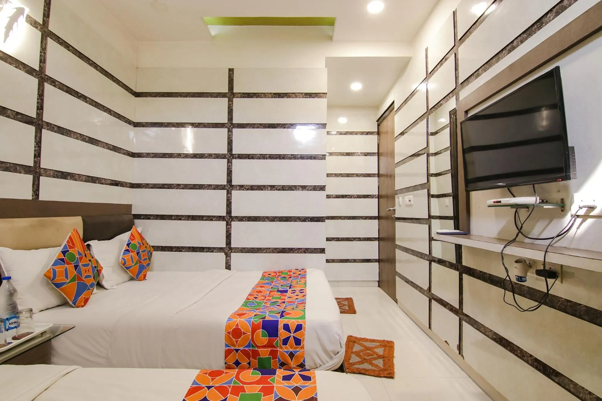 Bedroom, Bed in Hotel Rosewood Inn