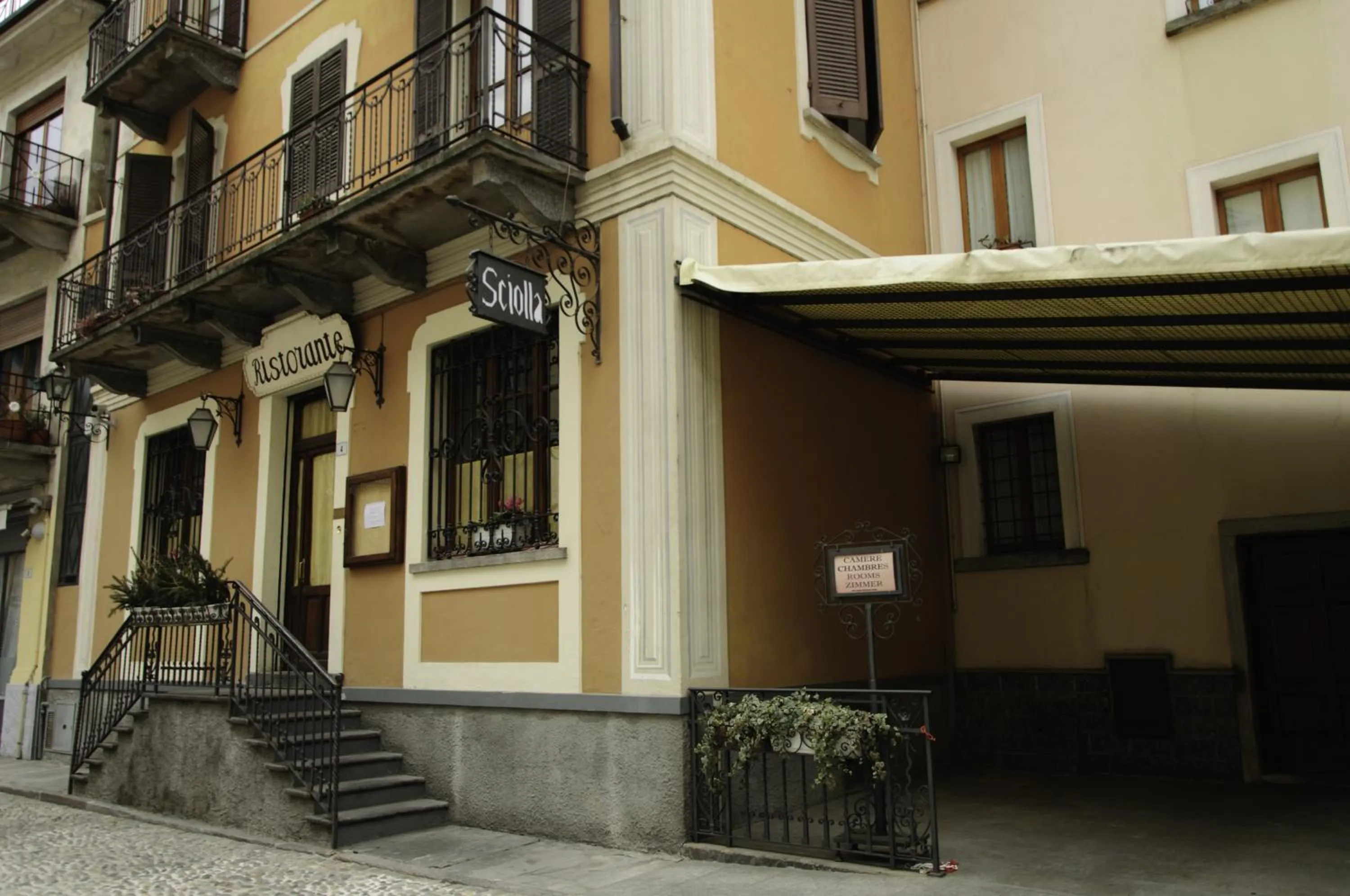 Facade/entrance in Locanda Piemonte da Sciolla