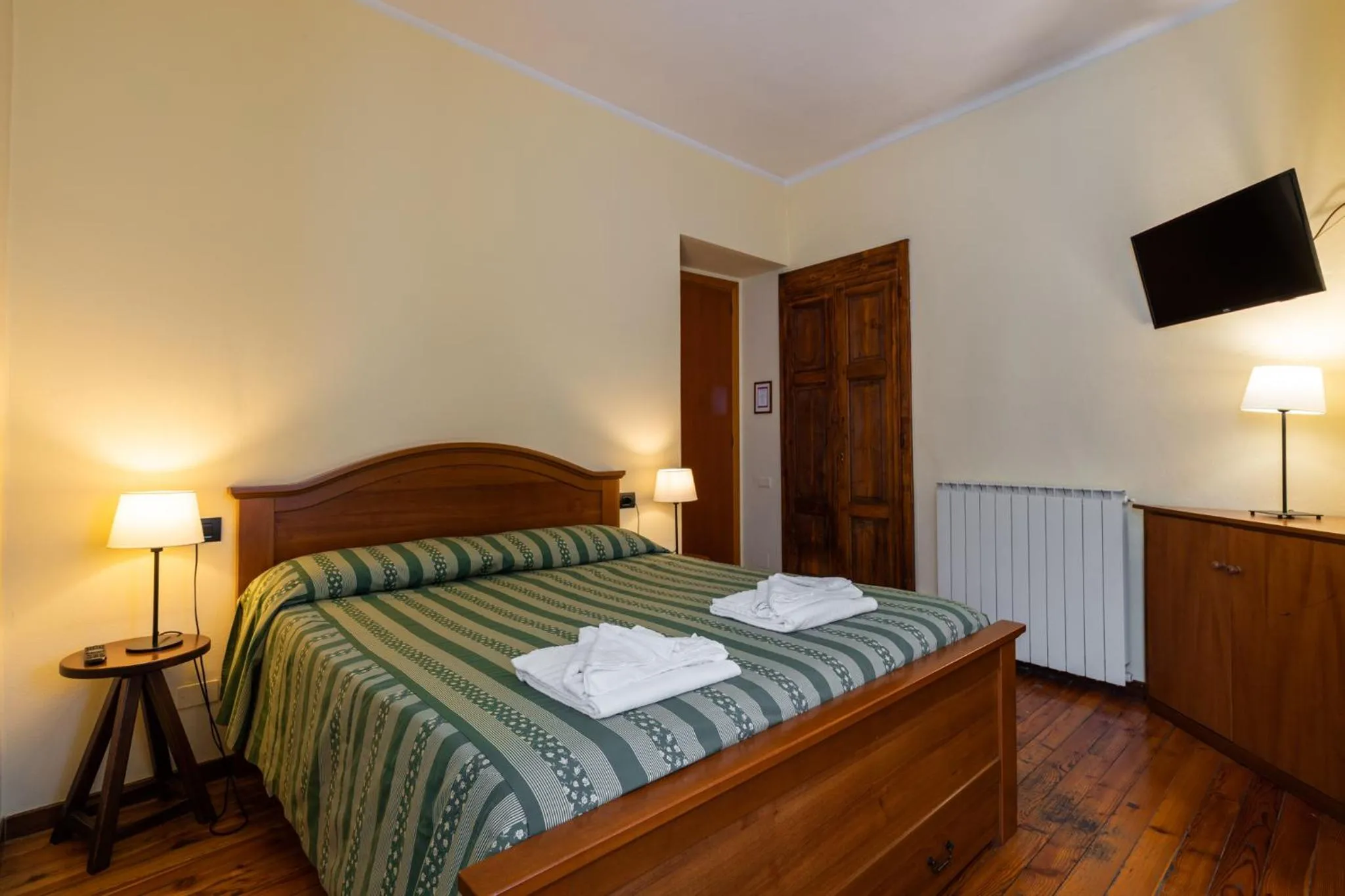 Bedroom, Bed in Locanda Piemonte da Sciolla