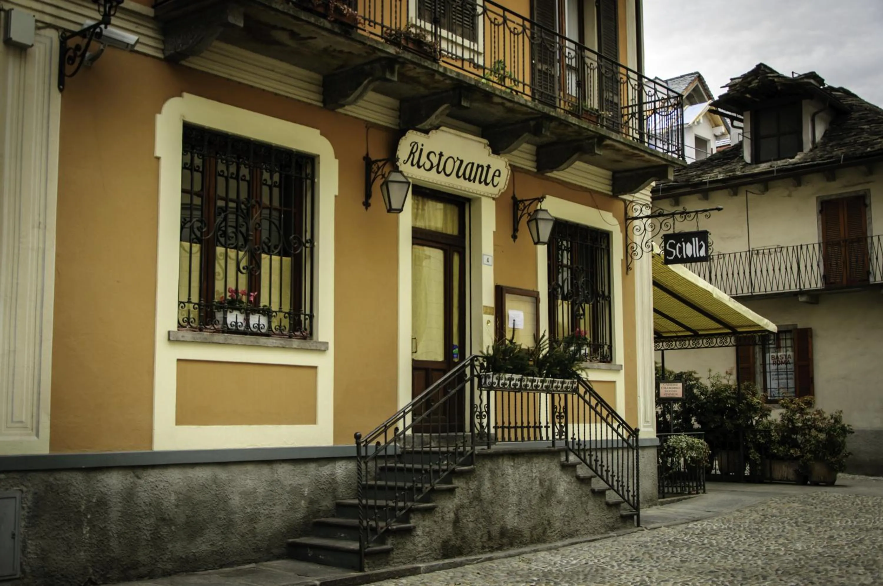 Facade/entrance in Locanda Piemonte da Sciolla