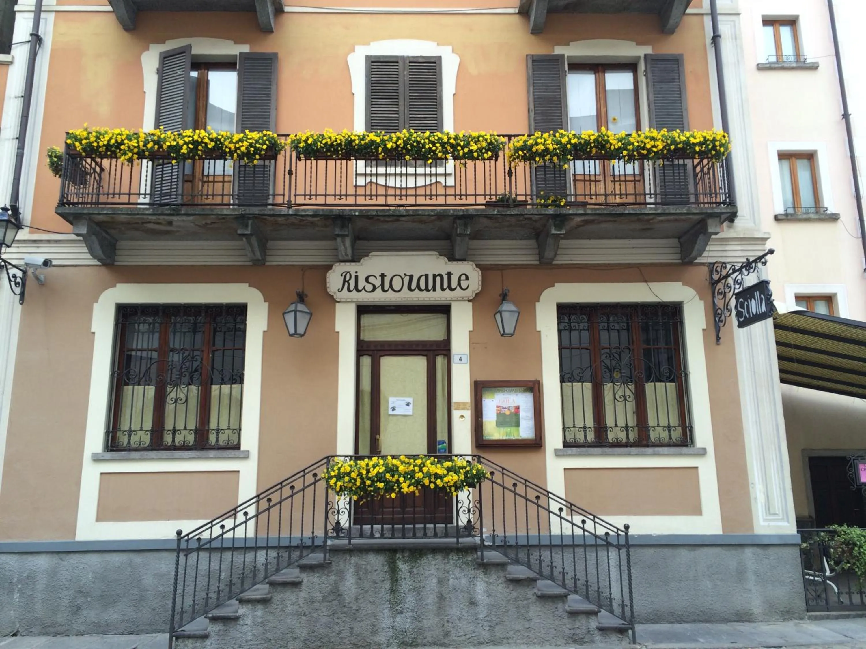 Facade/entrance in Locanda Piemonte da Sciolla