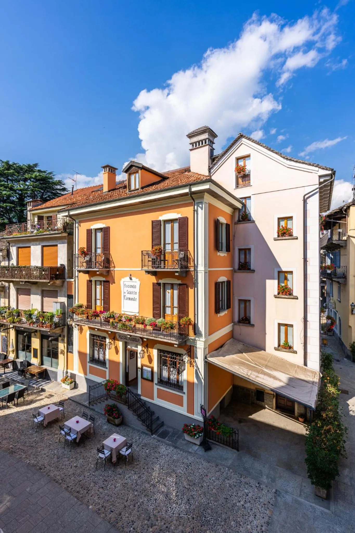 Property building in Locanda Piemonte da Sciolla