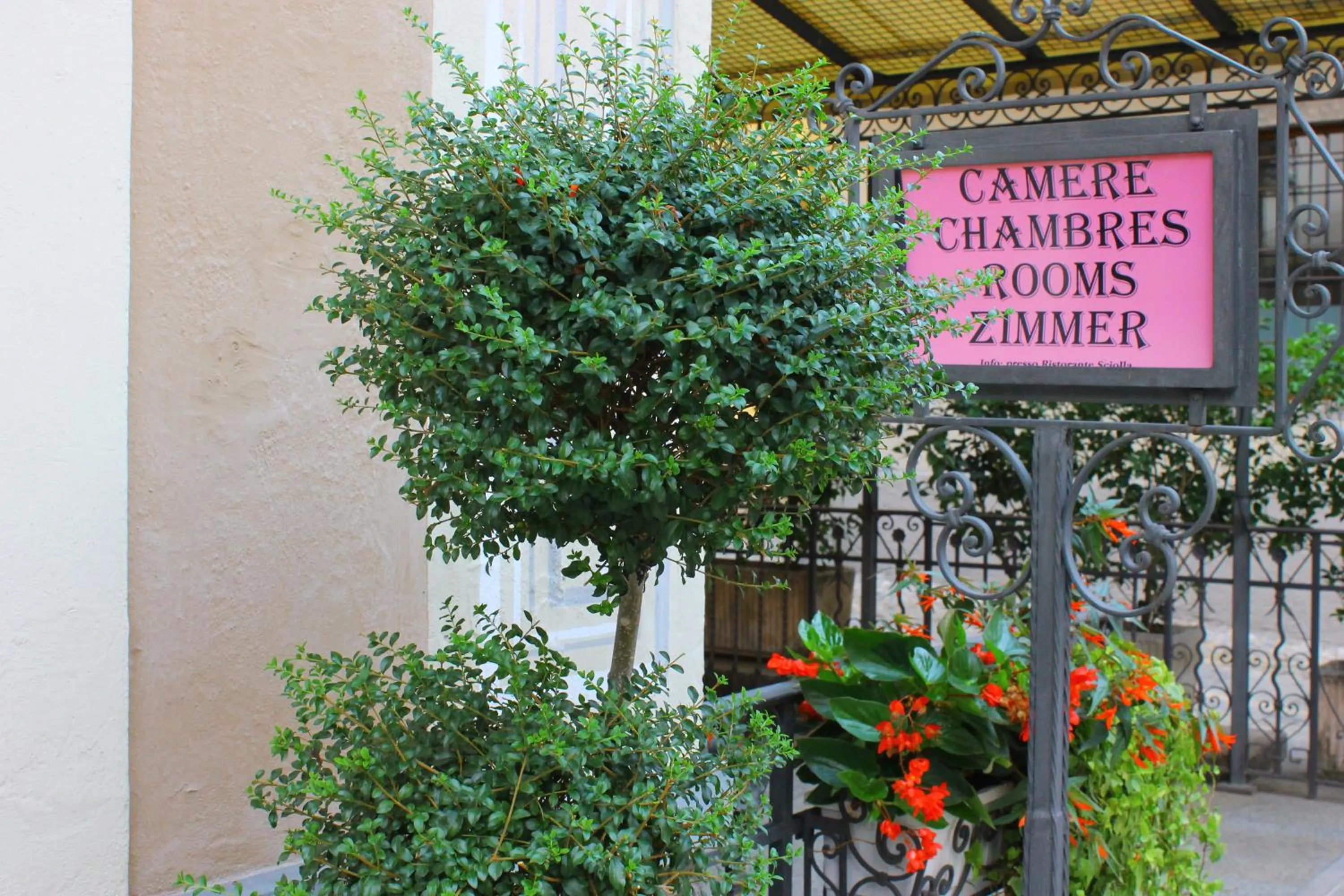 Property logo or sign in Locanda Piemonte da Sciolla