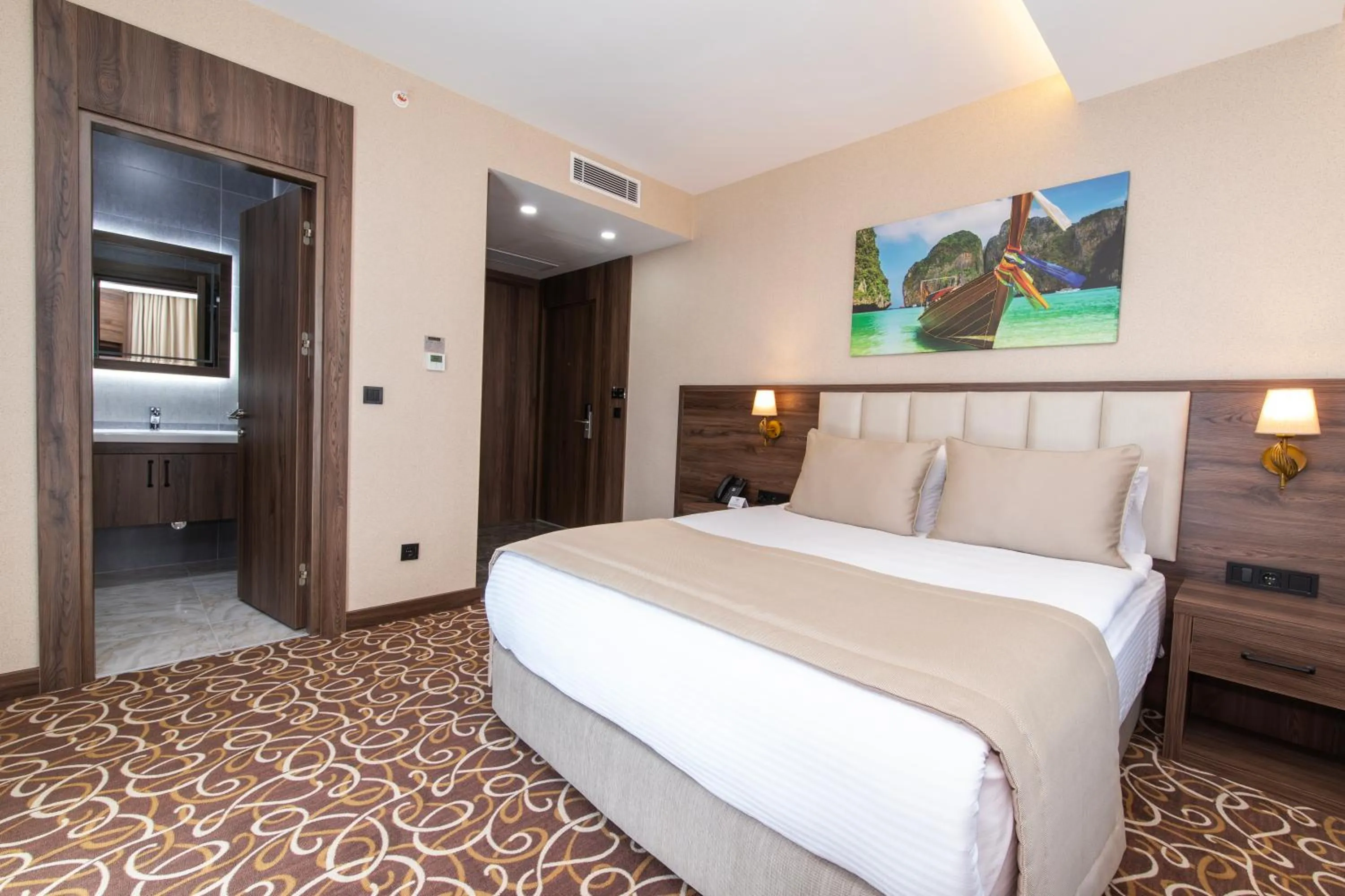 Photo of the whole room, Bed in Park Dedeman Mersin Marina