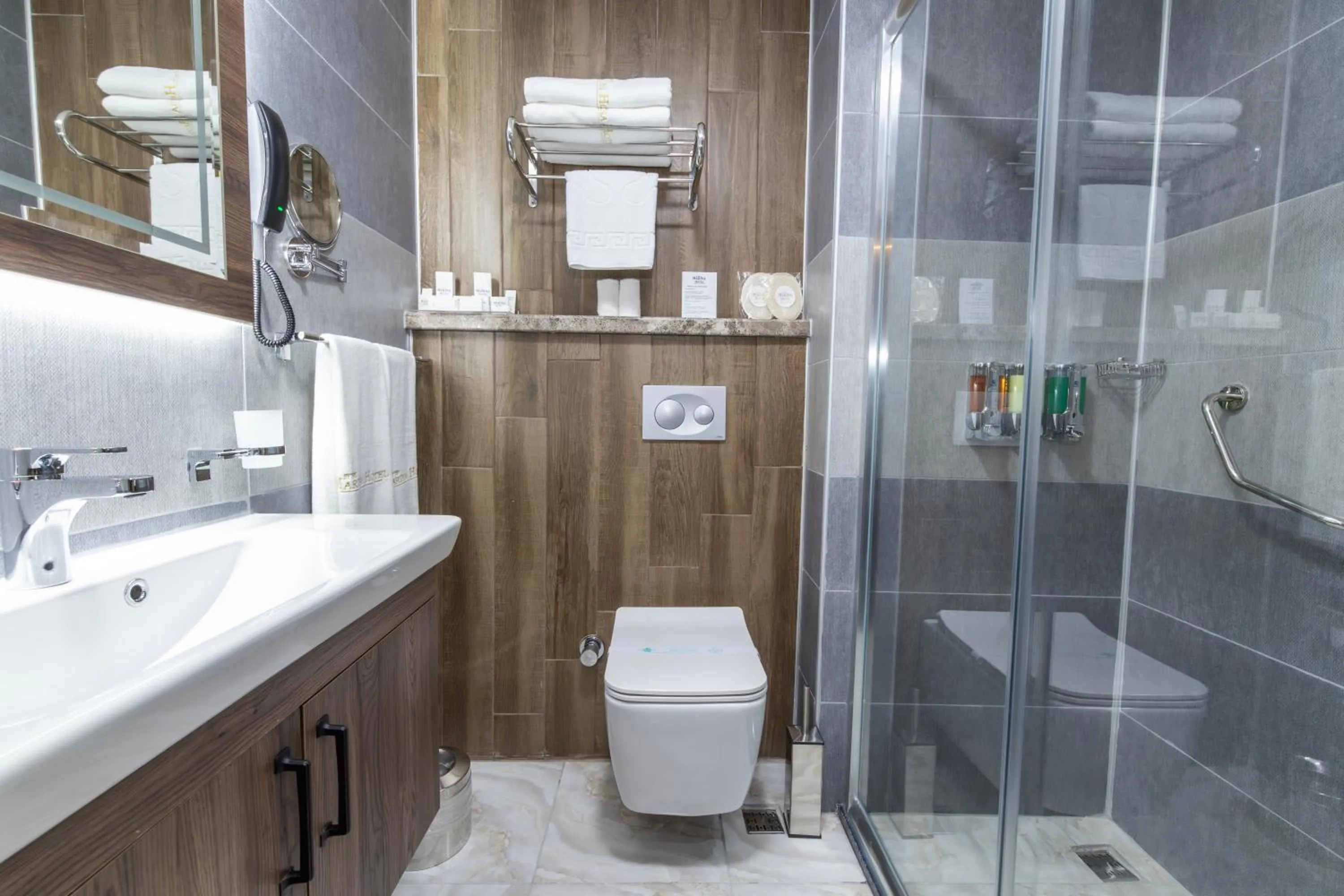 Shower in Park Dedeman Mersin Marina