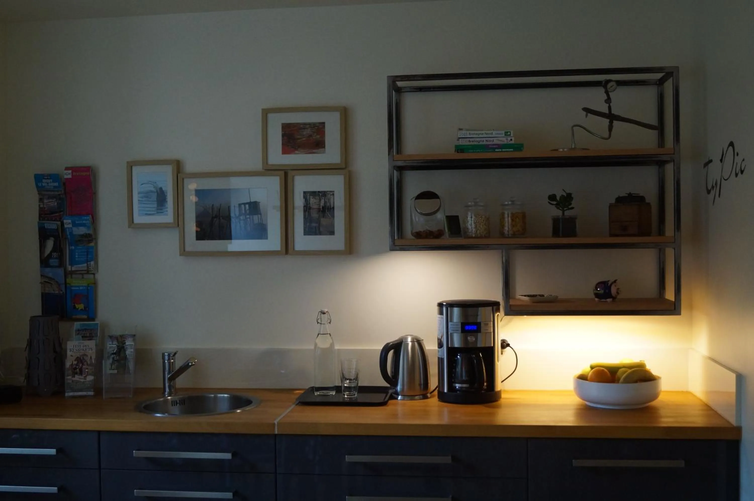 Coffee/tea facilities in La maison d'hôtes Ty Pic