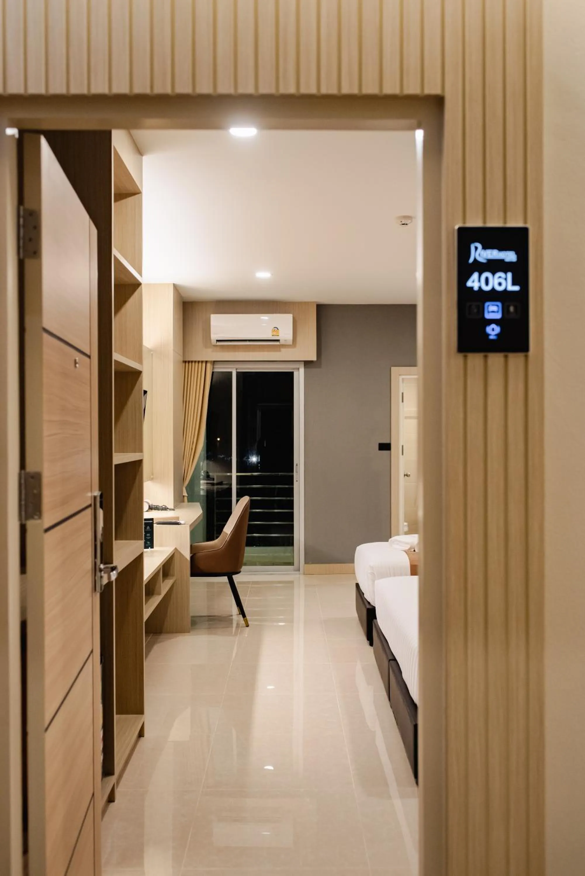 Bed in River Hotel Hatyai