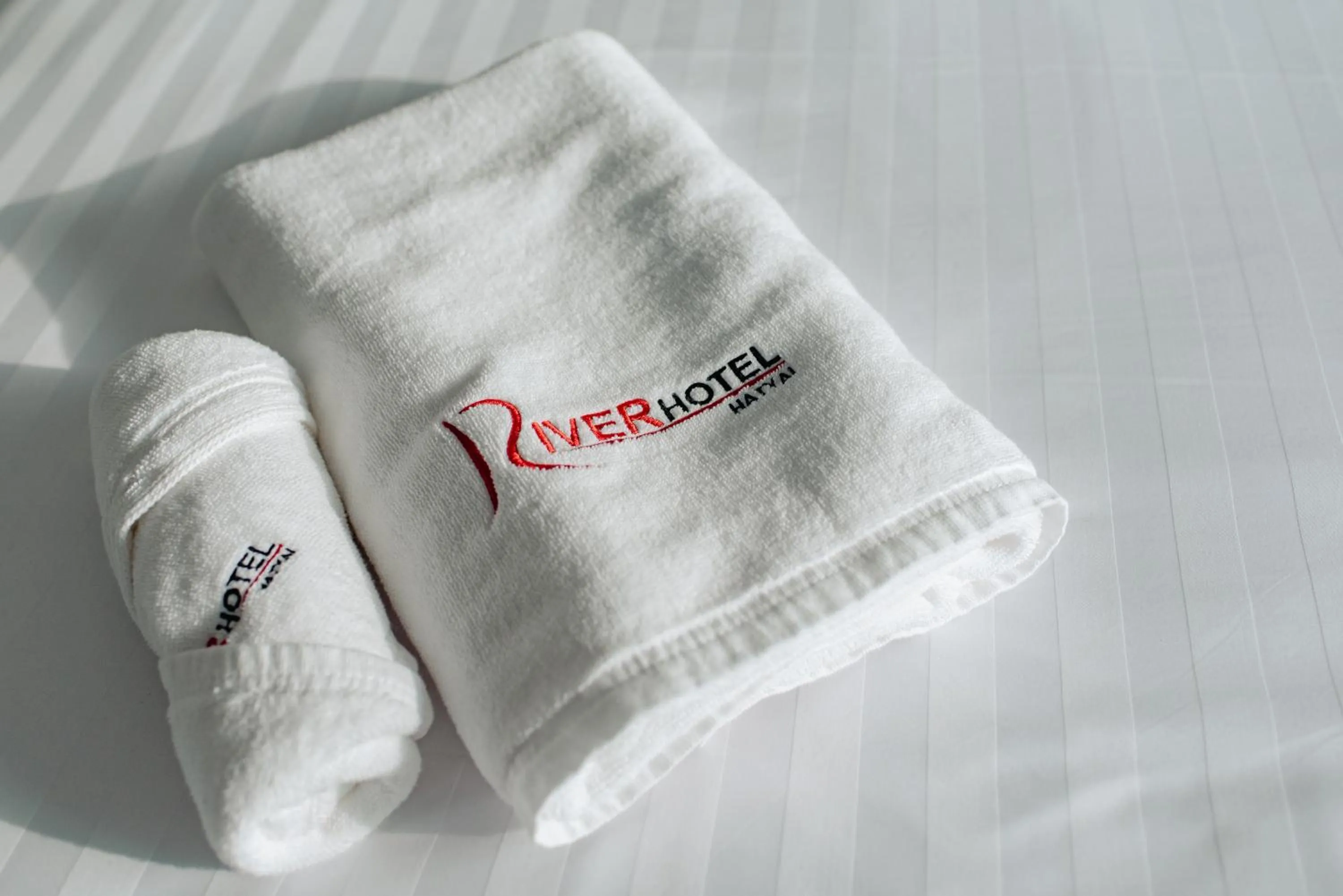 Bed in River Hotel Hatyai